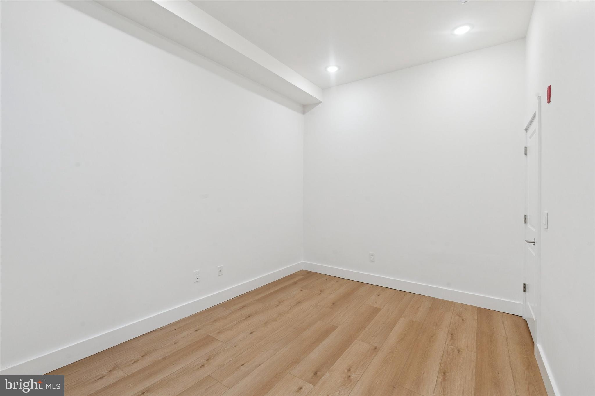 KENSINGTON - Residential