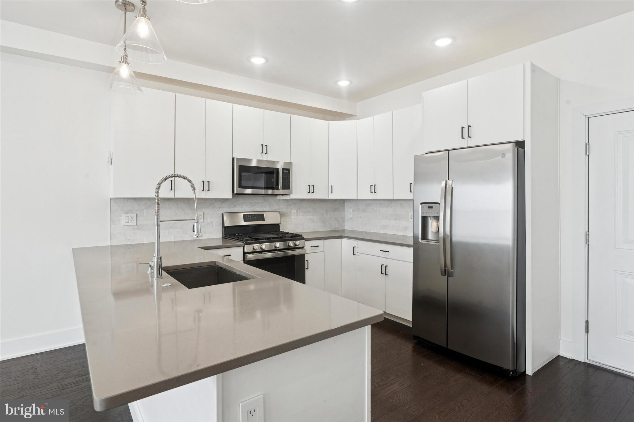 KENSINGTON - Residential