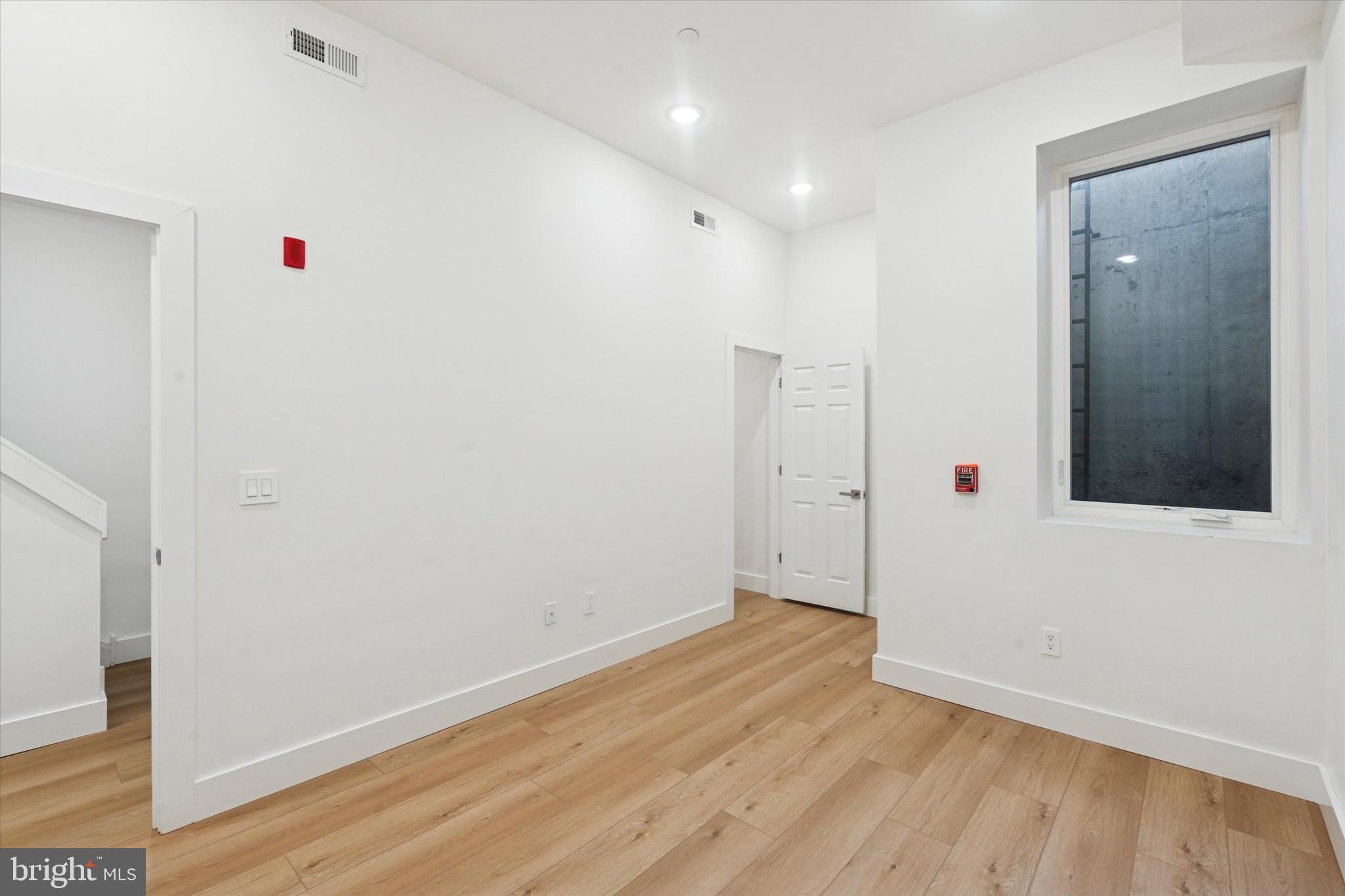 KENSINGTON - Residential