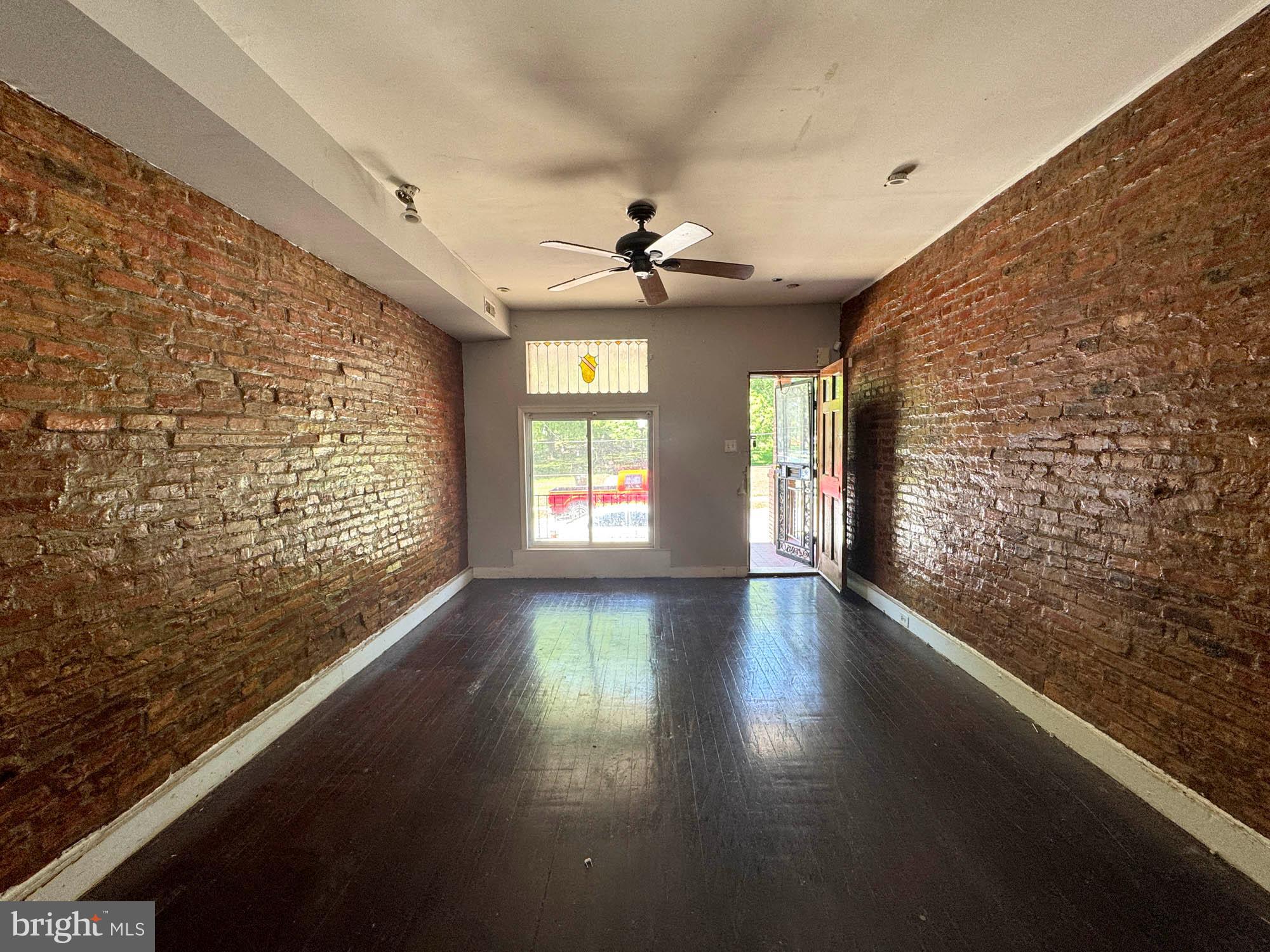 ELLWOOD PARK - Residential