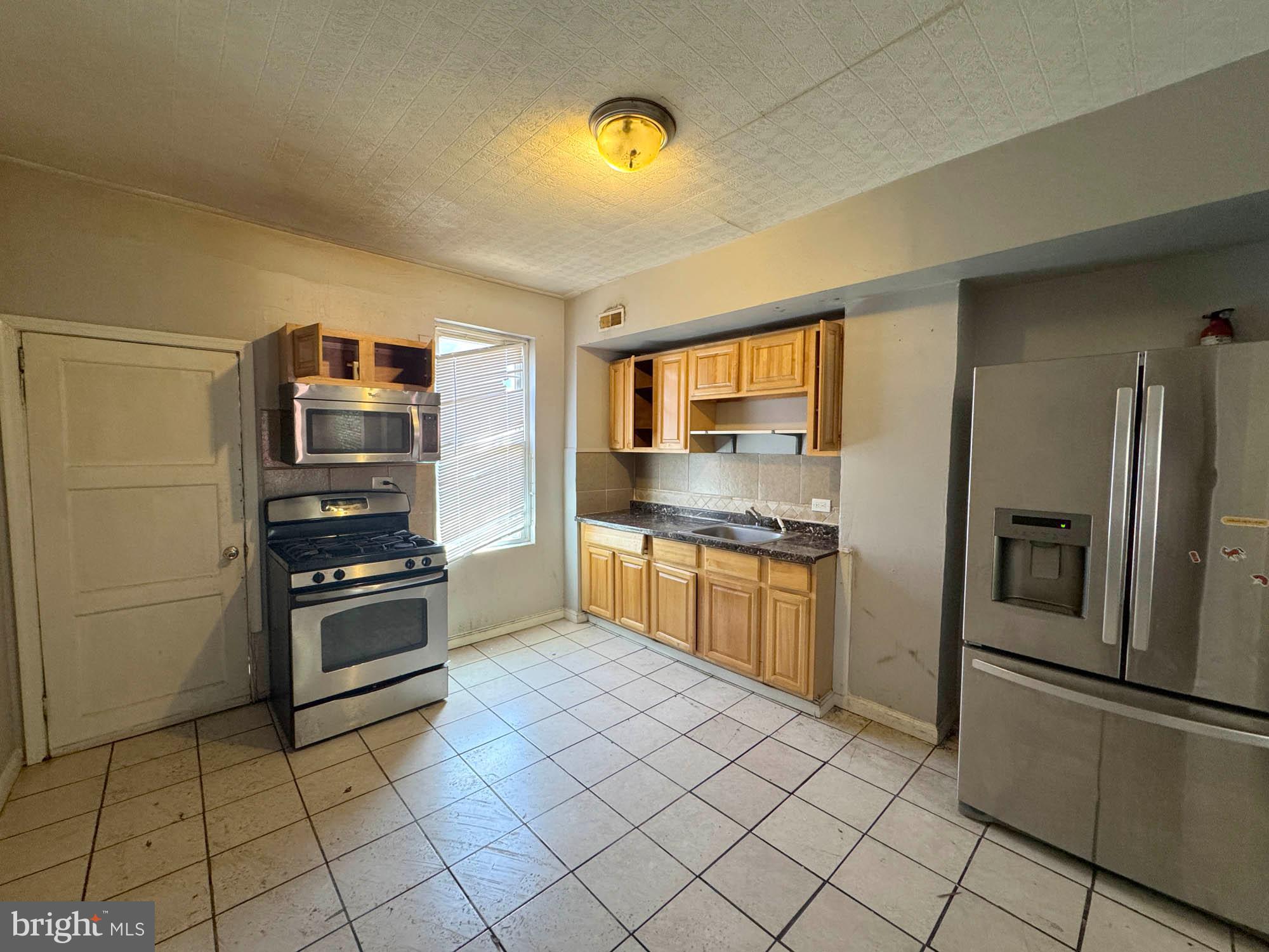 ELLWOOD PARK - Residential