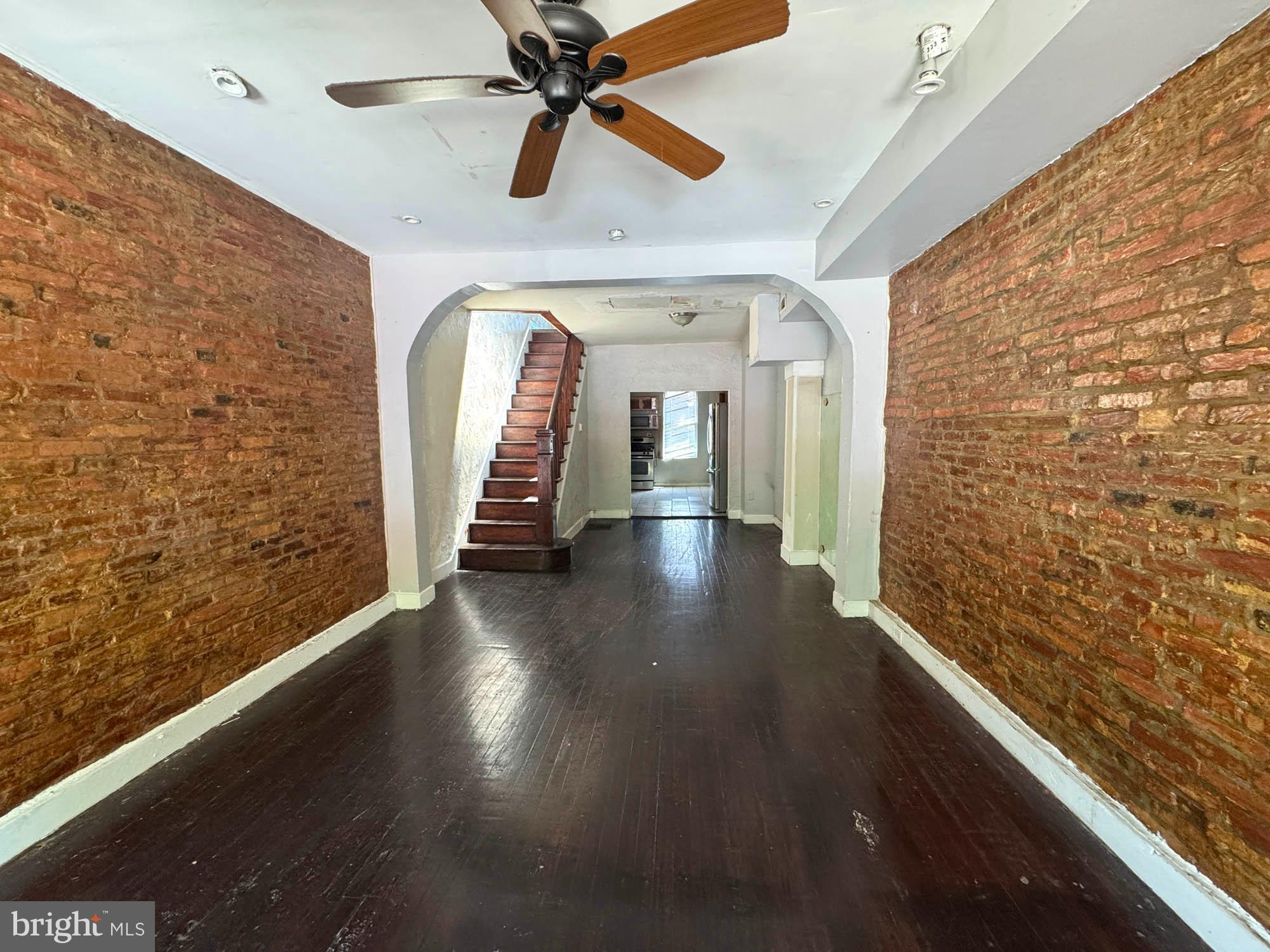 ELLWOOD PARK - Residential