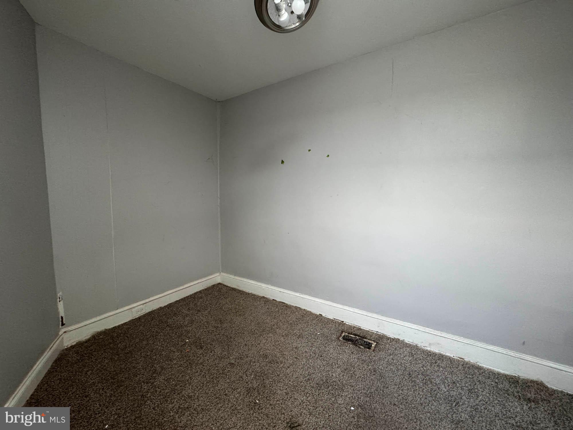 ELLWOOD PARK - Residential