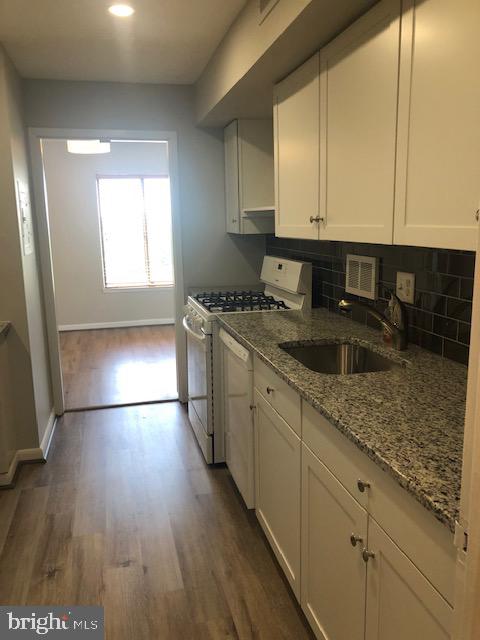 WOODLAKE TOWERS - Residential