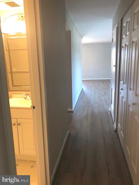 WOODLAKE TOWERS - Residential