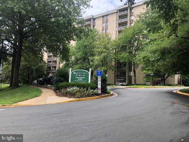 WOODLAKE TOWERS - Residential