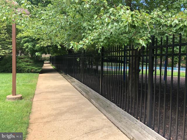 WOODLAKE TOWERS - Residential