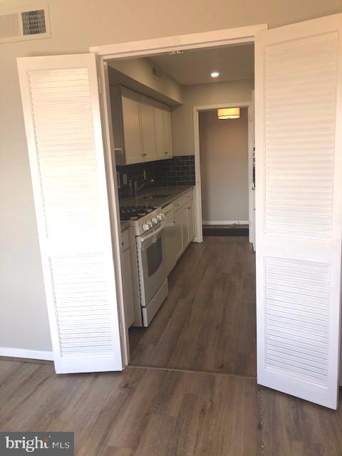 WOODLAKE TOWERS - Residential