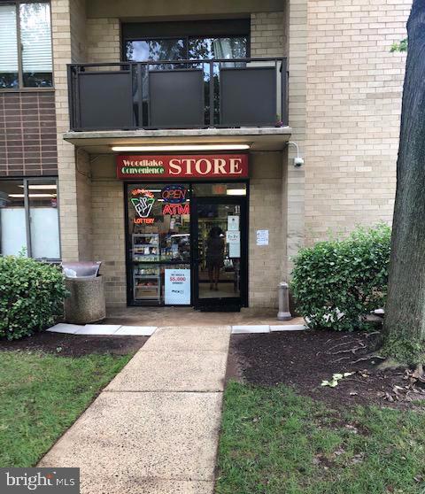 WOODLAKE TOWERS - Residential