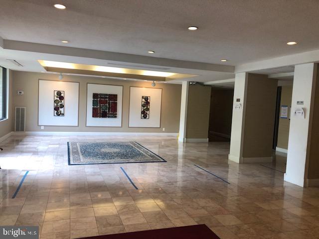 WOODLAKE TOWERS - Residential