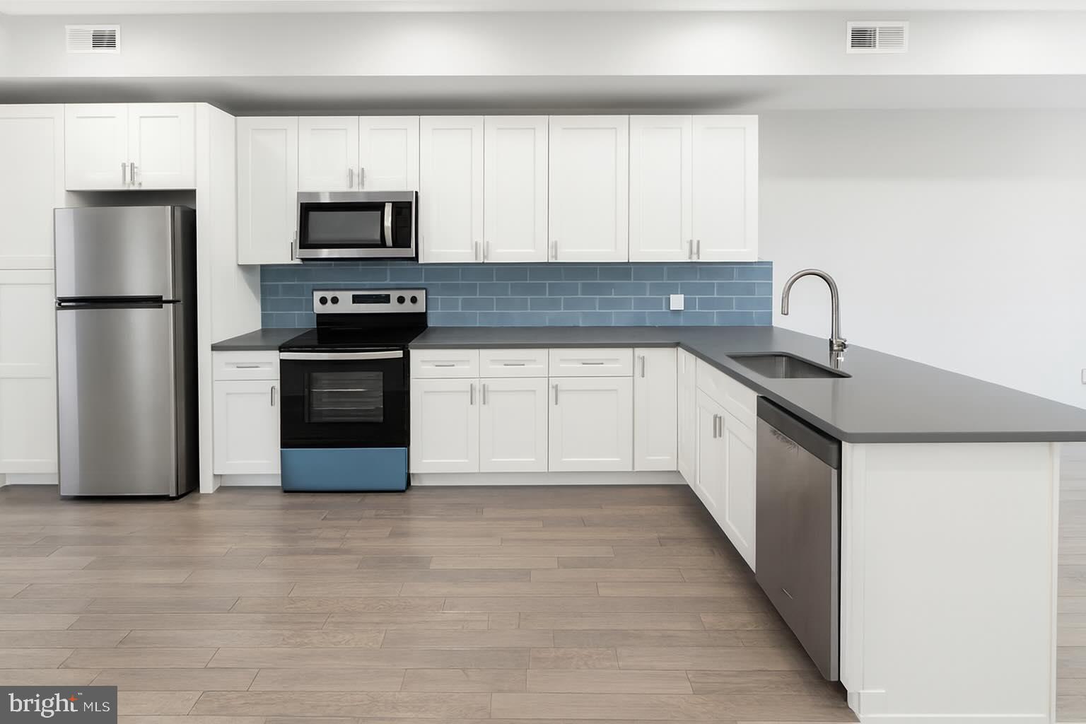 LUDLOW - Residential Lease