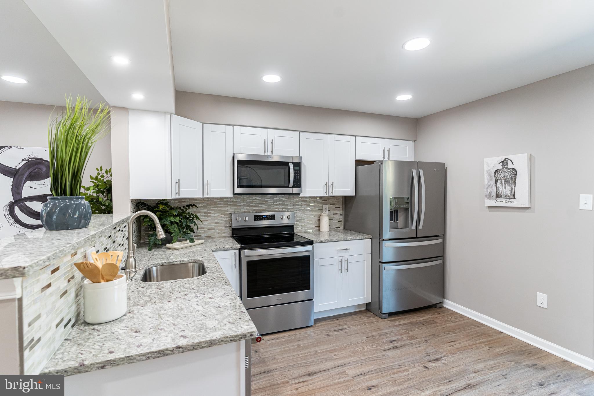 ARBORY CONDOS - Residential