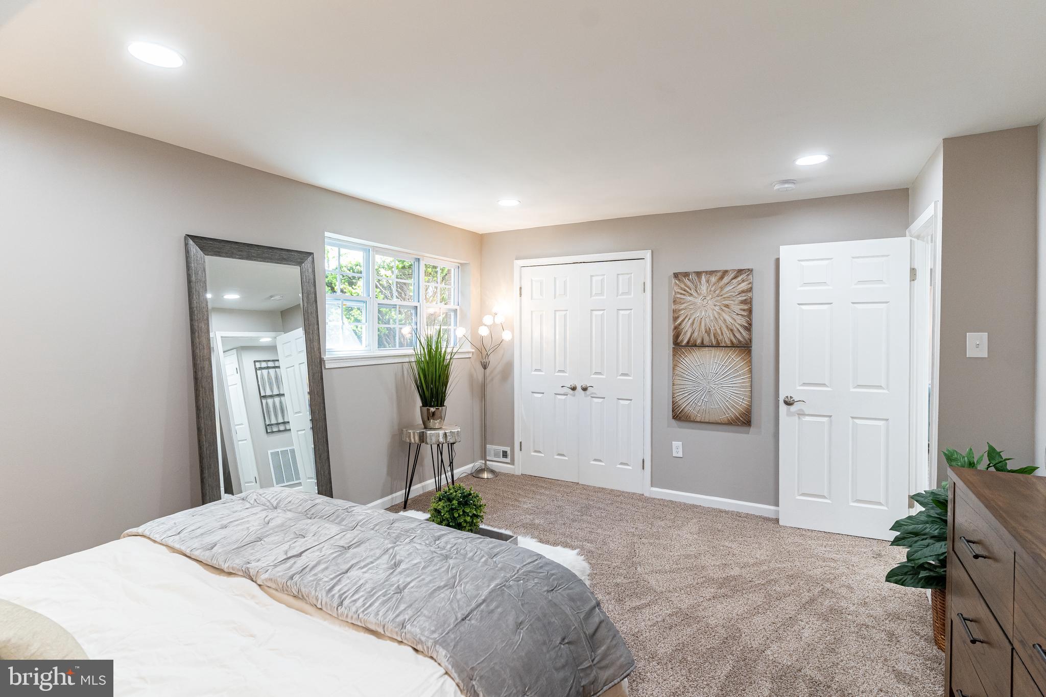 ARBORY CONDOS - Residential