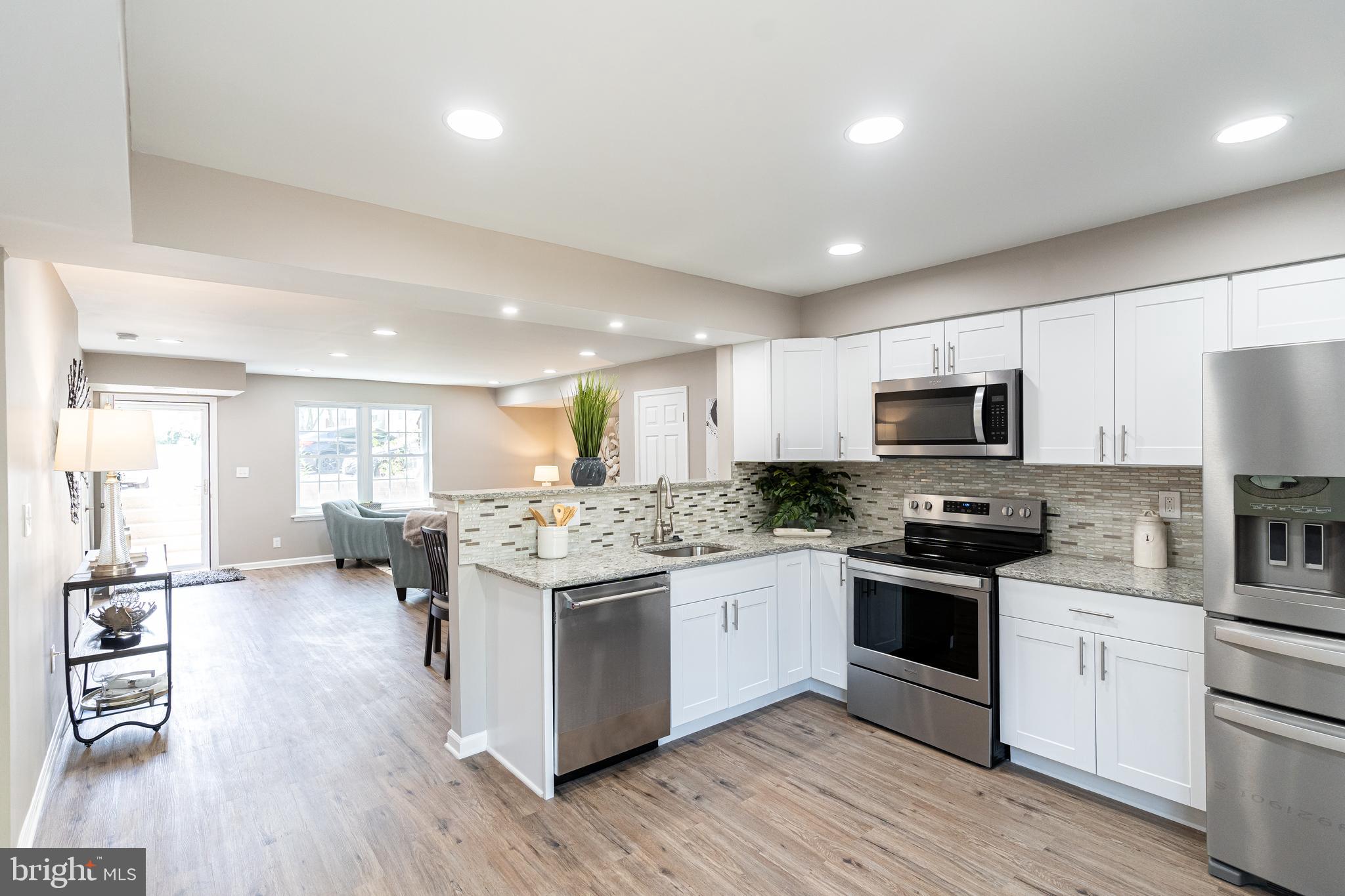 ARBORY CONDOS - Residential