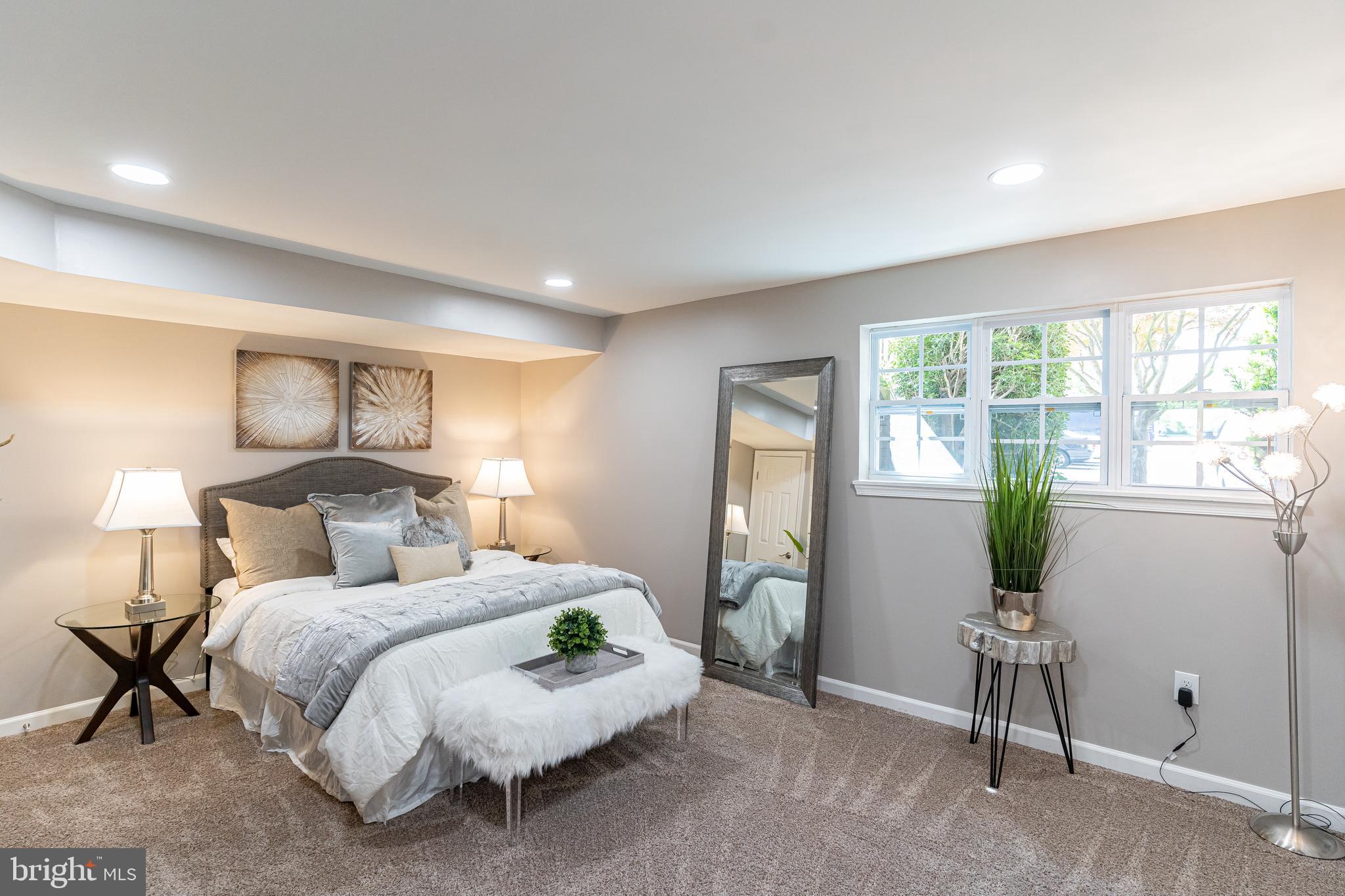 ARBORY CONDOS - Residential