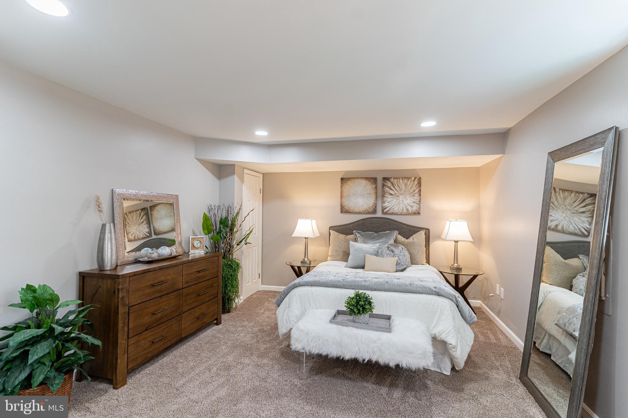 ARBORY CONDOS - Residential