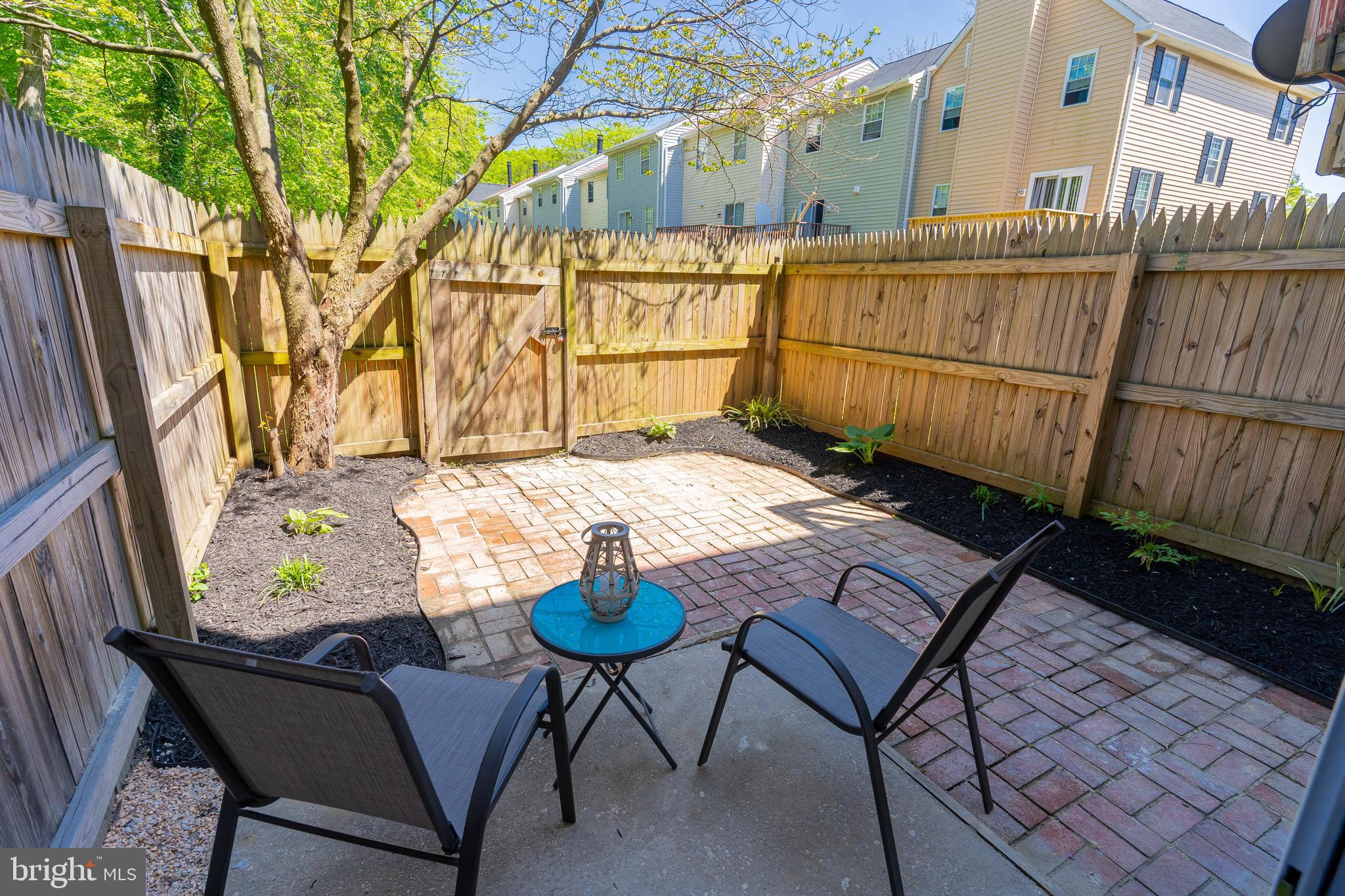 ARBORY CONDOS - Residential