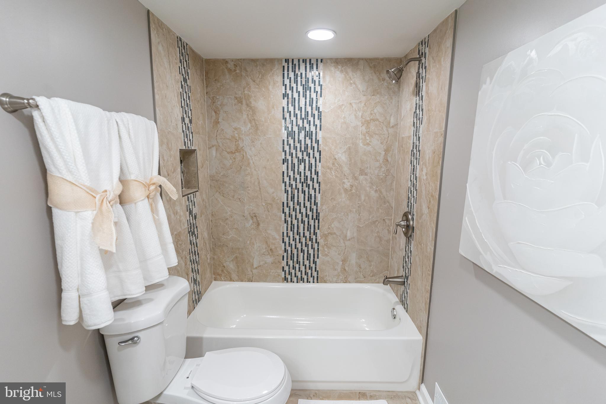 ARBORY CONDOS - Residential