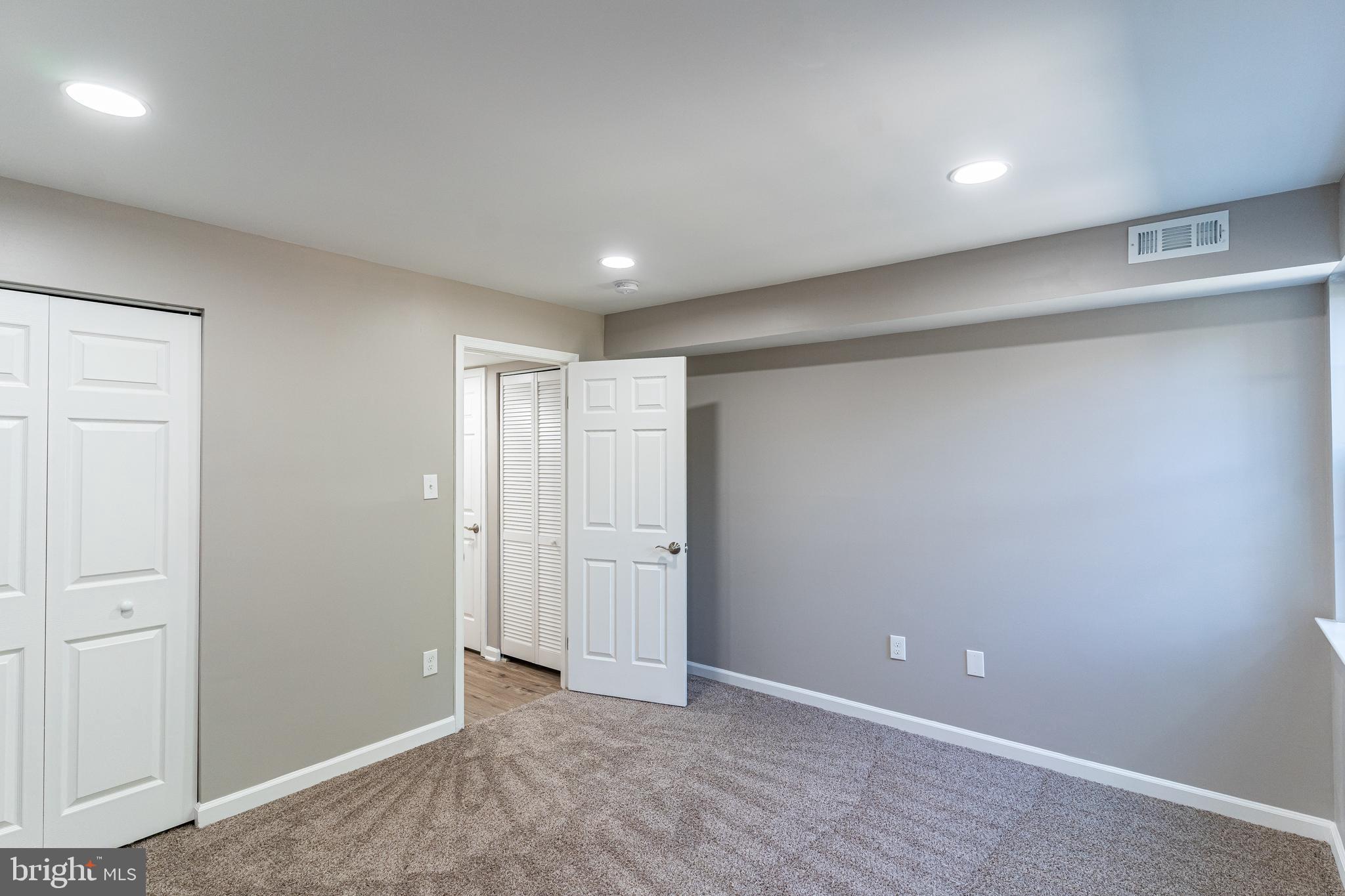 ARBORY CONDOS - Residential