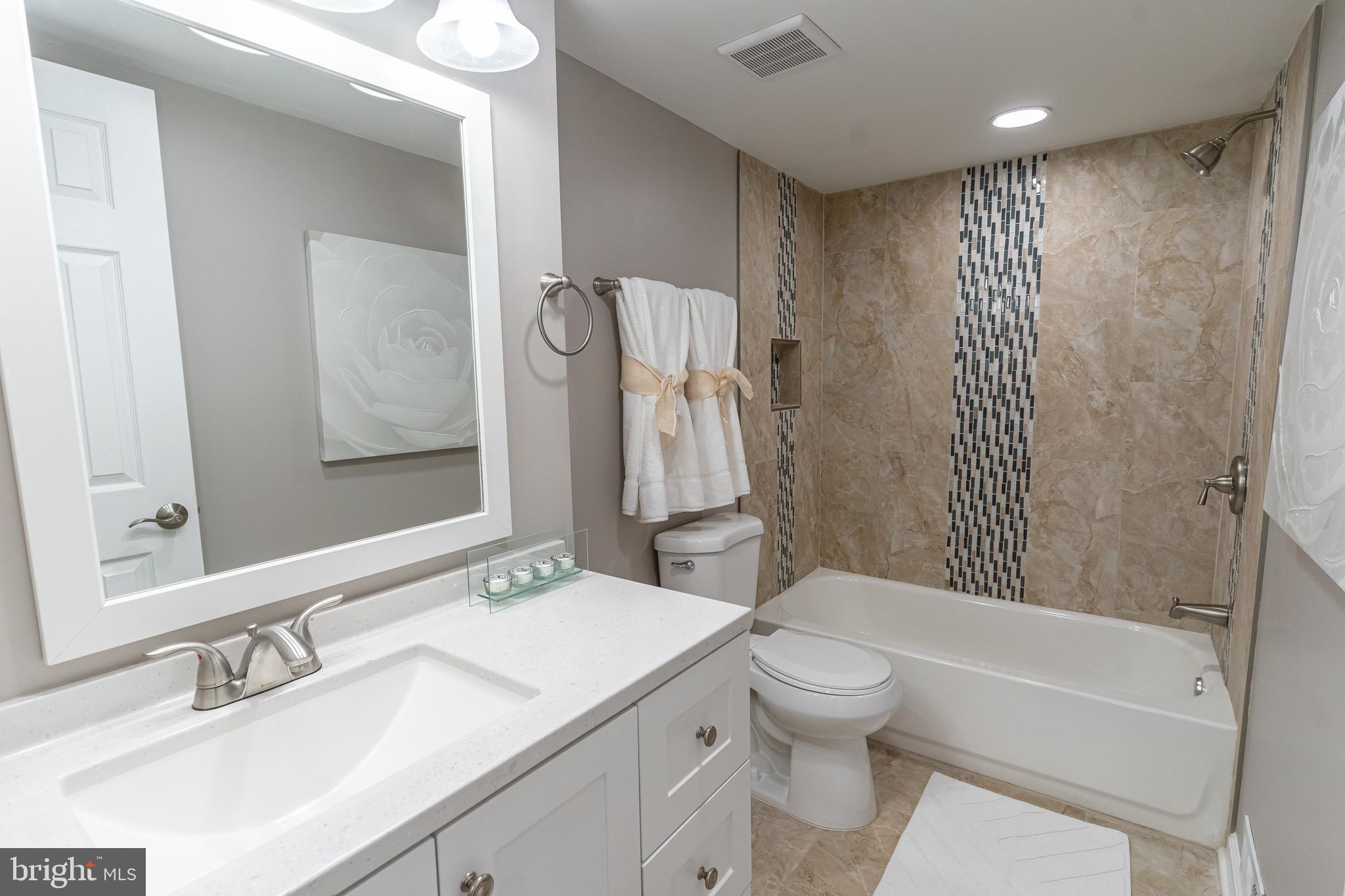 ARBORY CONDOS - Residential