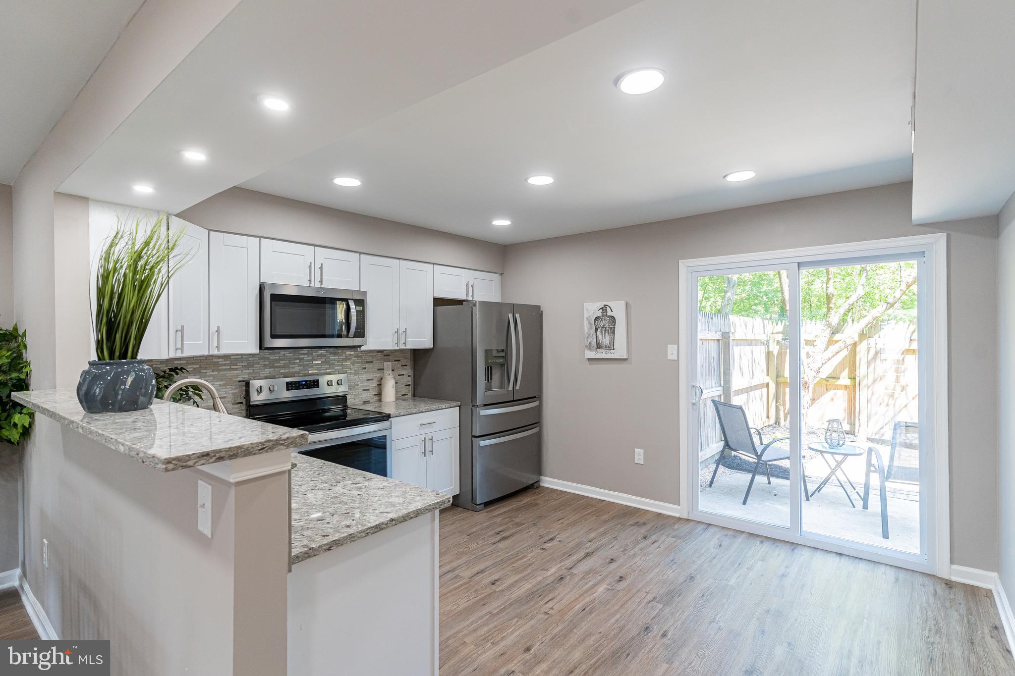 ARBORY CONDOS - Residential