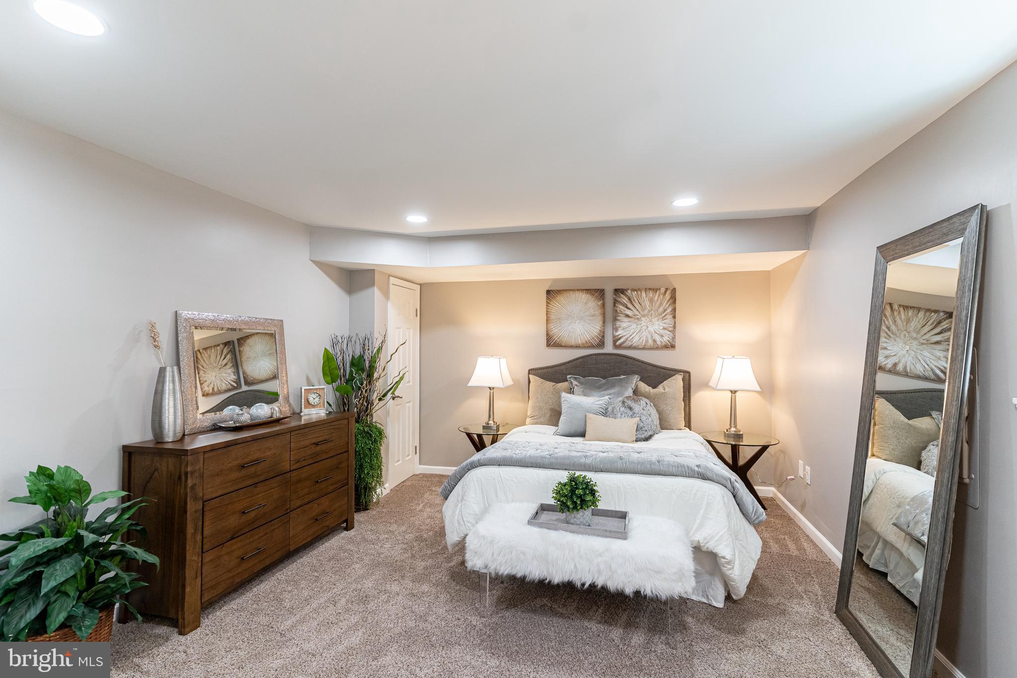 ARBORY CONDOS - Residential