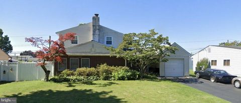 69 BLUE SPRUCE LANE LEVITTOWN PA 19054