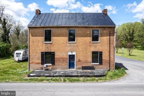 7211 QUEEN STREET KEARNEYSVILLE WV 25430