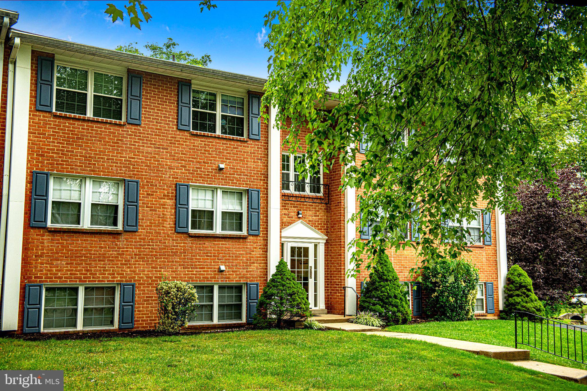 242 CROCKER DRIVE E 242-E