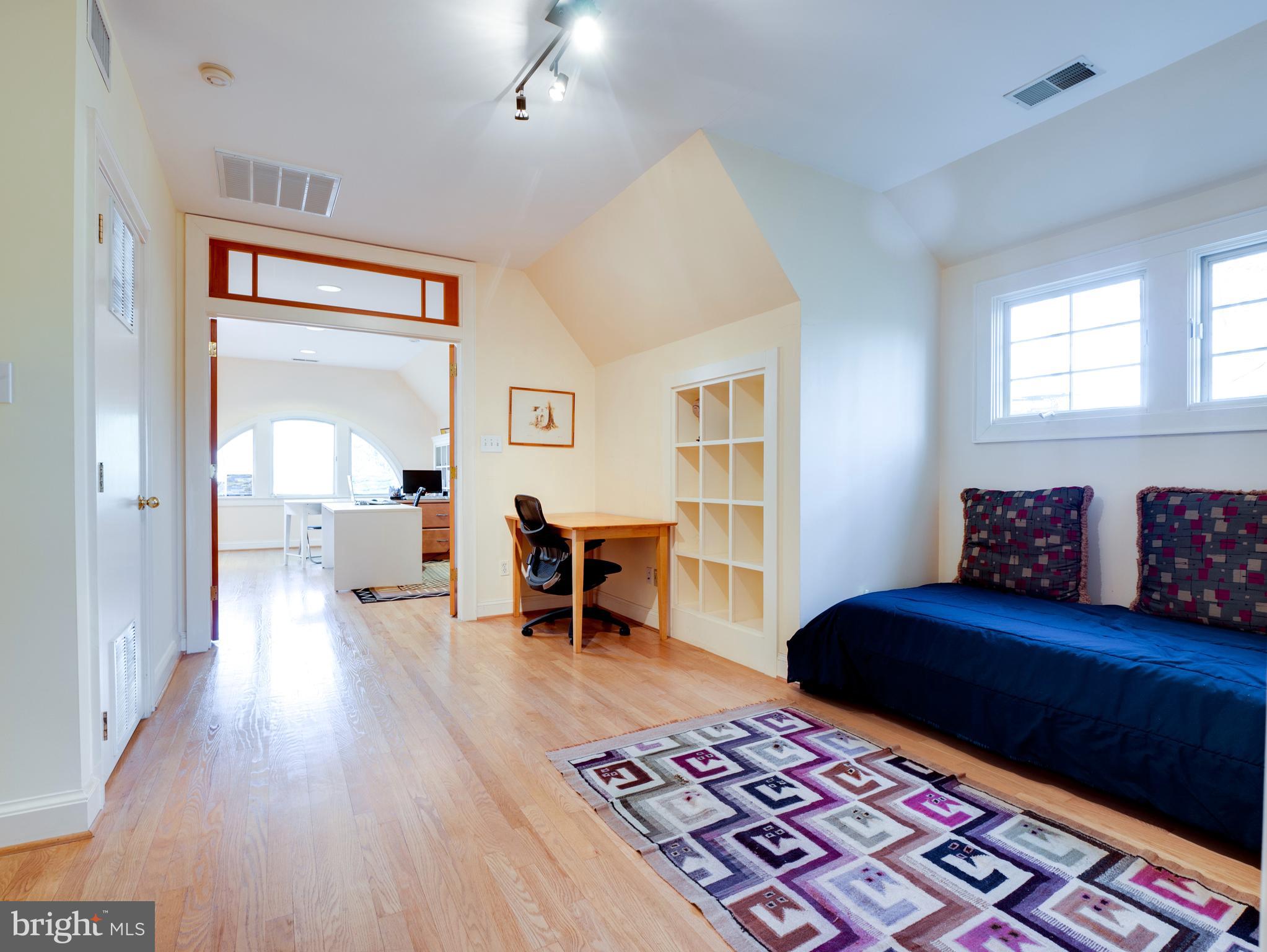 HILLMEAD - Residential