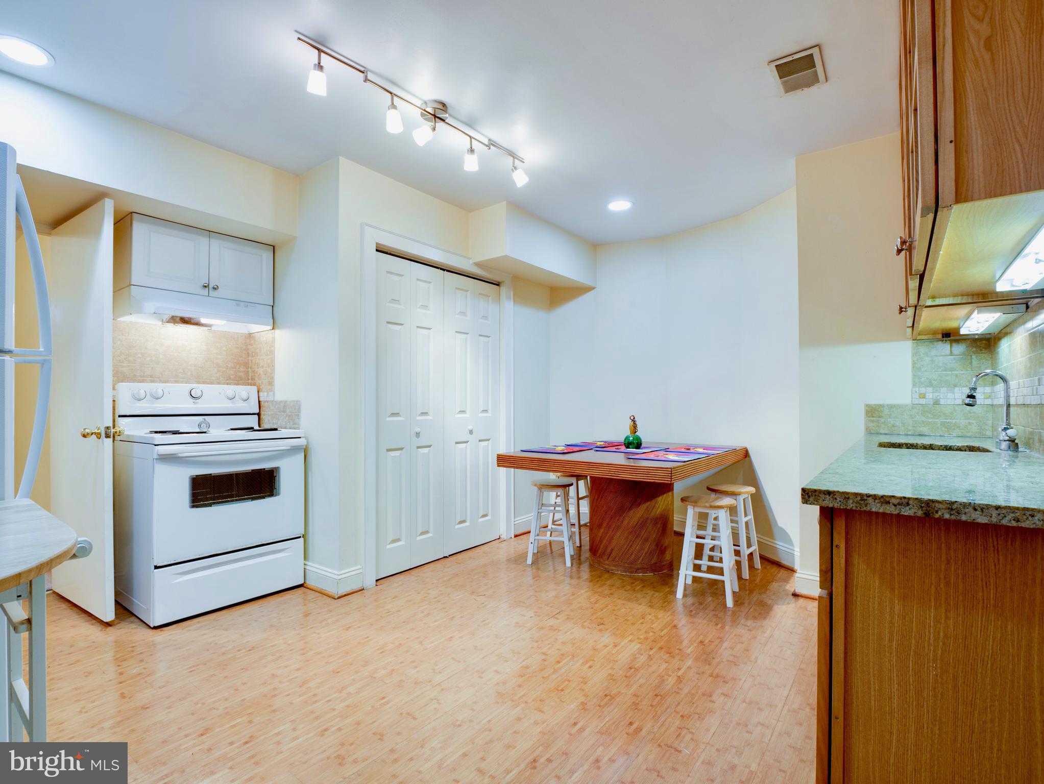 HILLMEAD - Residential