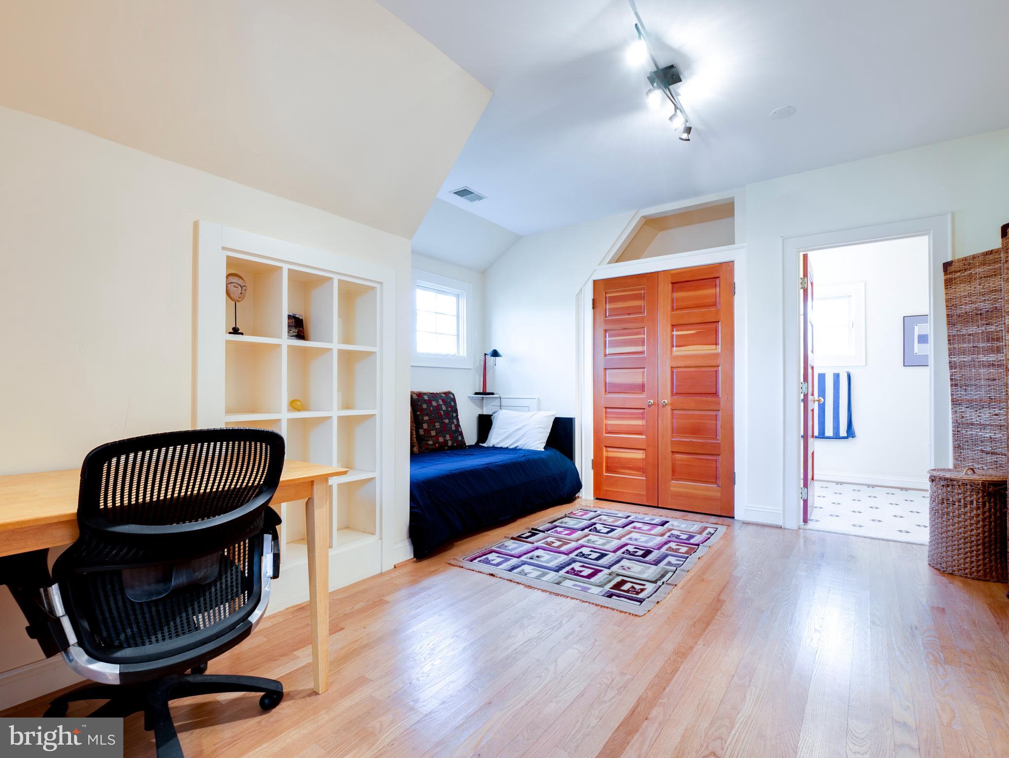 HILLMEAD - Residential