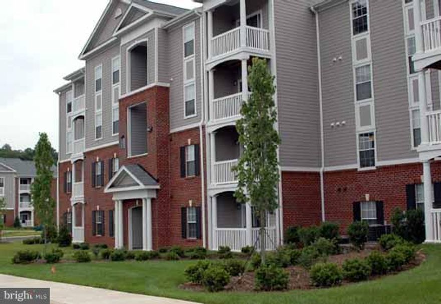 RARE 2BR-TOP FLOOR UNIT IN EAGLES LANDING * PRICED BELOW RECENT SALES  * GATED COMMUNITY W/SUPER AMENITIES INCLUDED  IN LOW MONTHLY CONDO FEE OF $298: WATER/SEWER, INTERNET, POOL, COUNTRY CLUB LIKE CLUBHOUSE HAS 24-HR ACCESS TO GYM, GAME RM & TV LOUNGE AND THERE'S CONTINUOUS BUS SERVICE TO/FROM UVA CAMPUS * ANNUAL TAXES ONLY $1,008 * EASY TO RENT * GREAT PROPERTY MGT ON SITE * CURRENT LEASE RUNS TO 7-15-2020