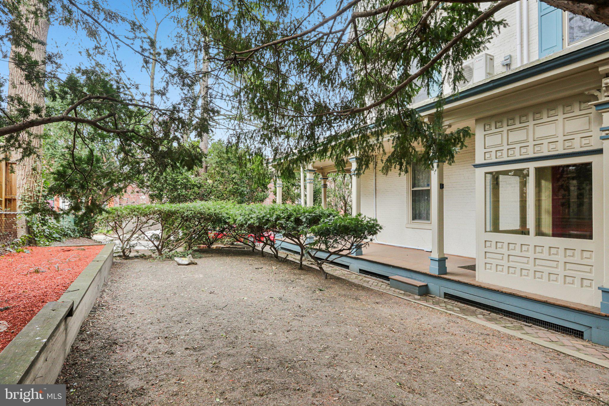 UNIVERSITY CITY - Residential