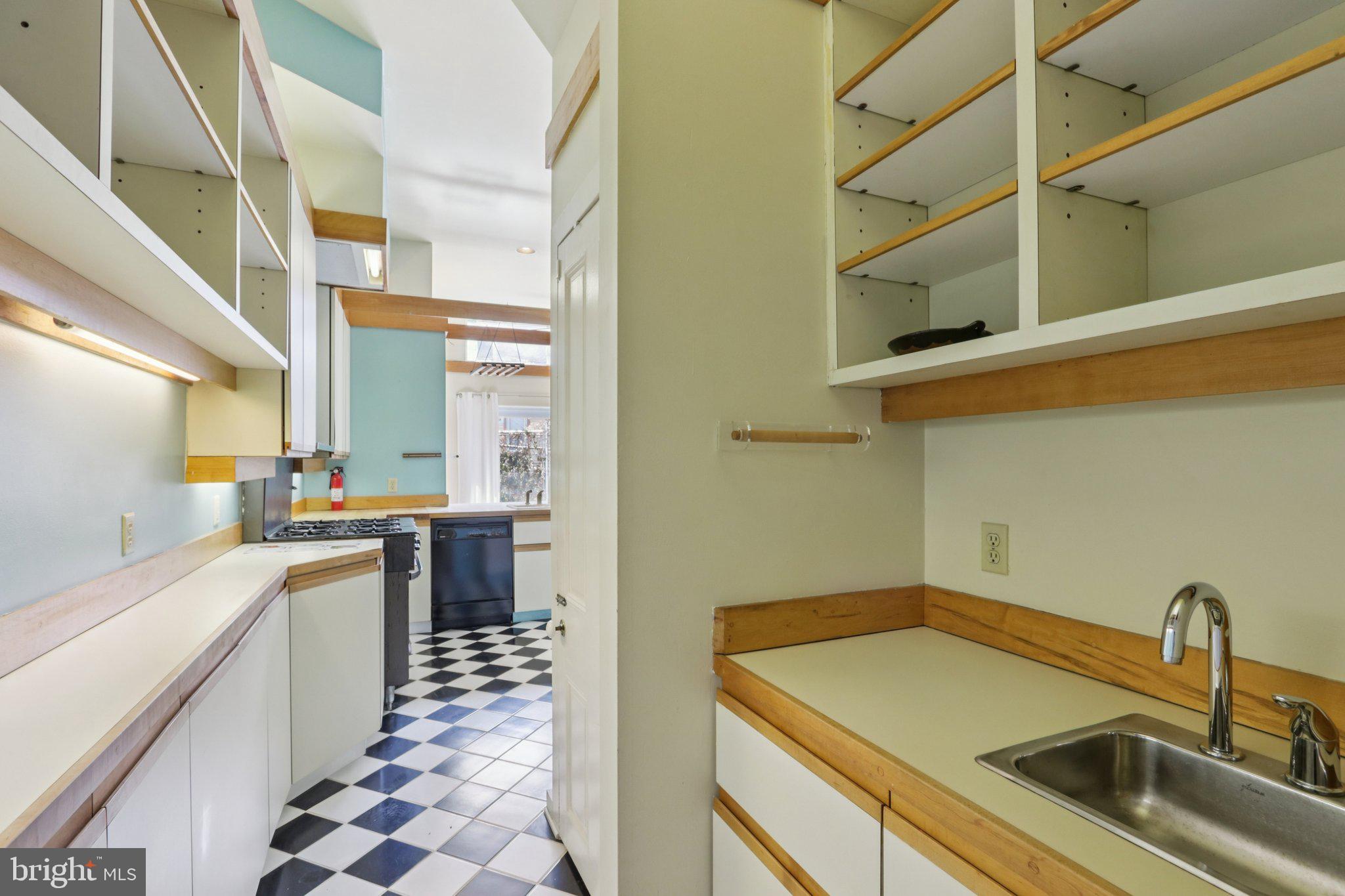 UNIVERSITY CITY - Residential