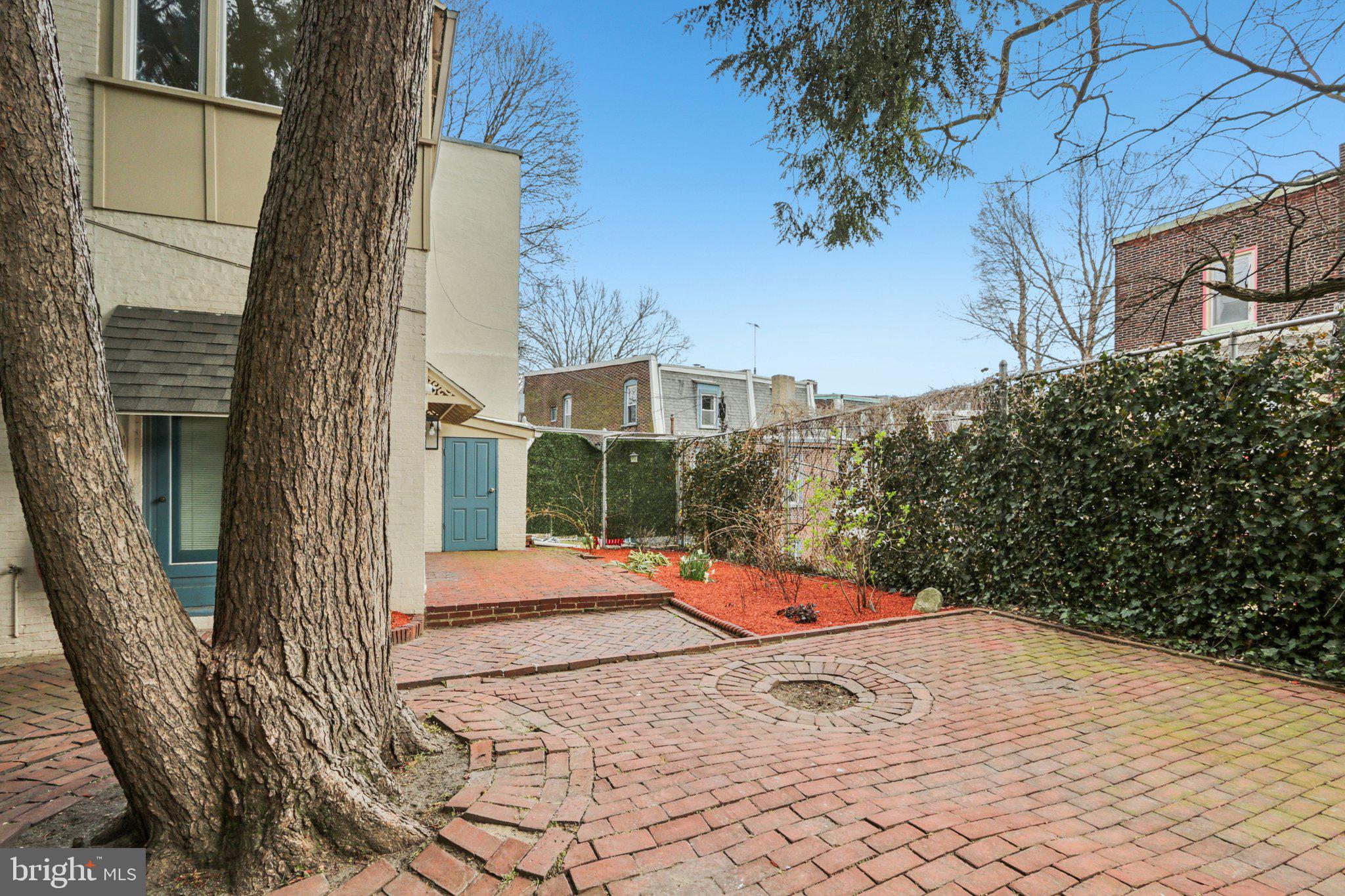 UNIVERSITY CITY - Residential