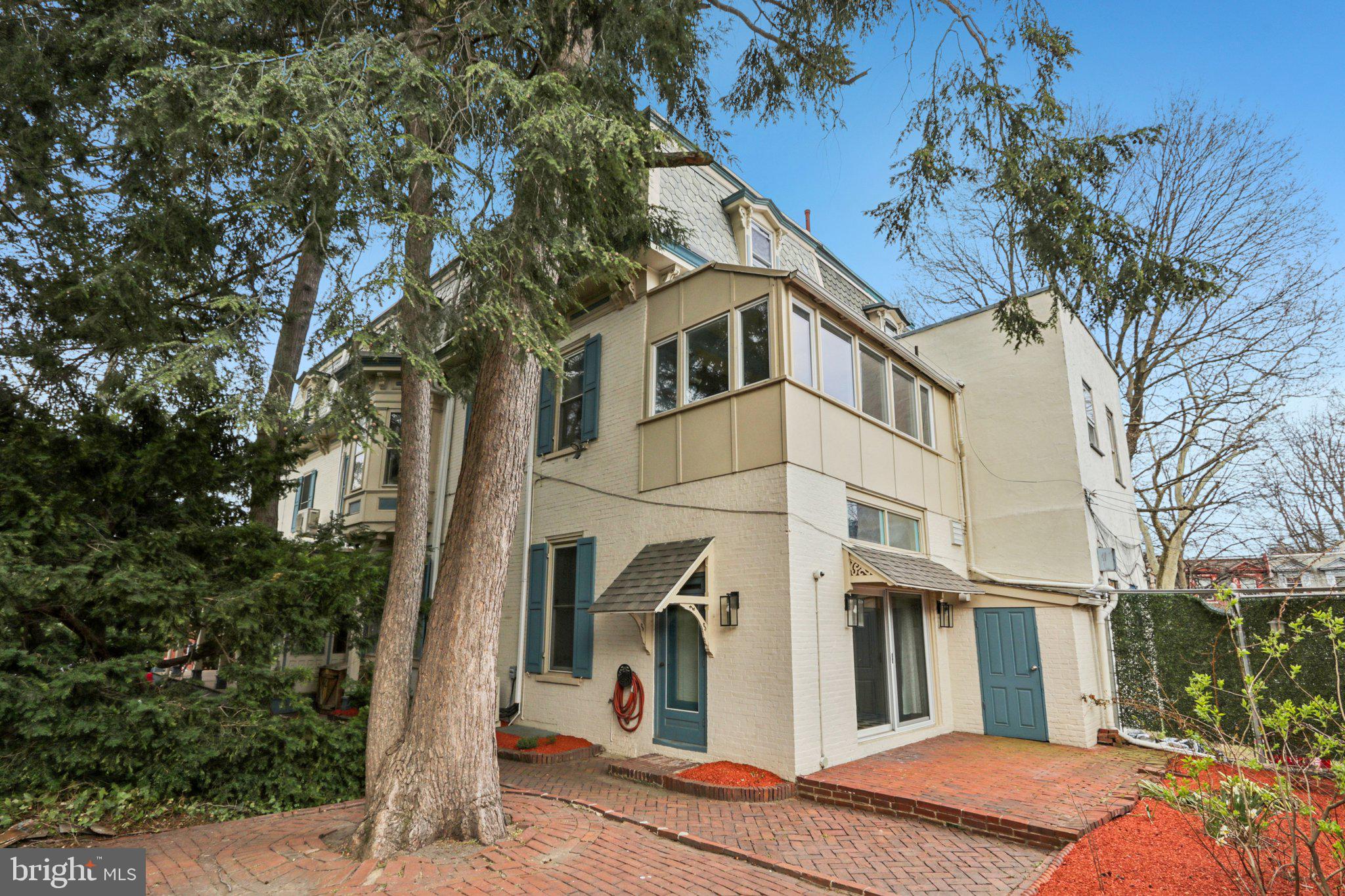 UNIVERSITY CITY - Residential