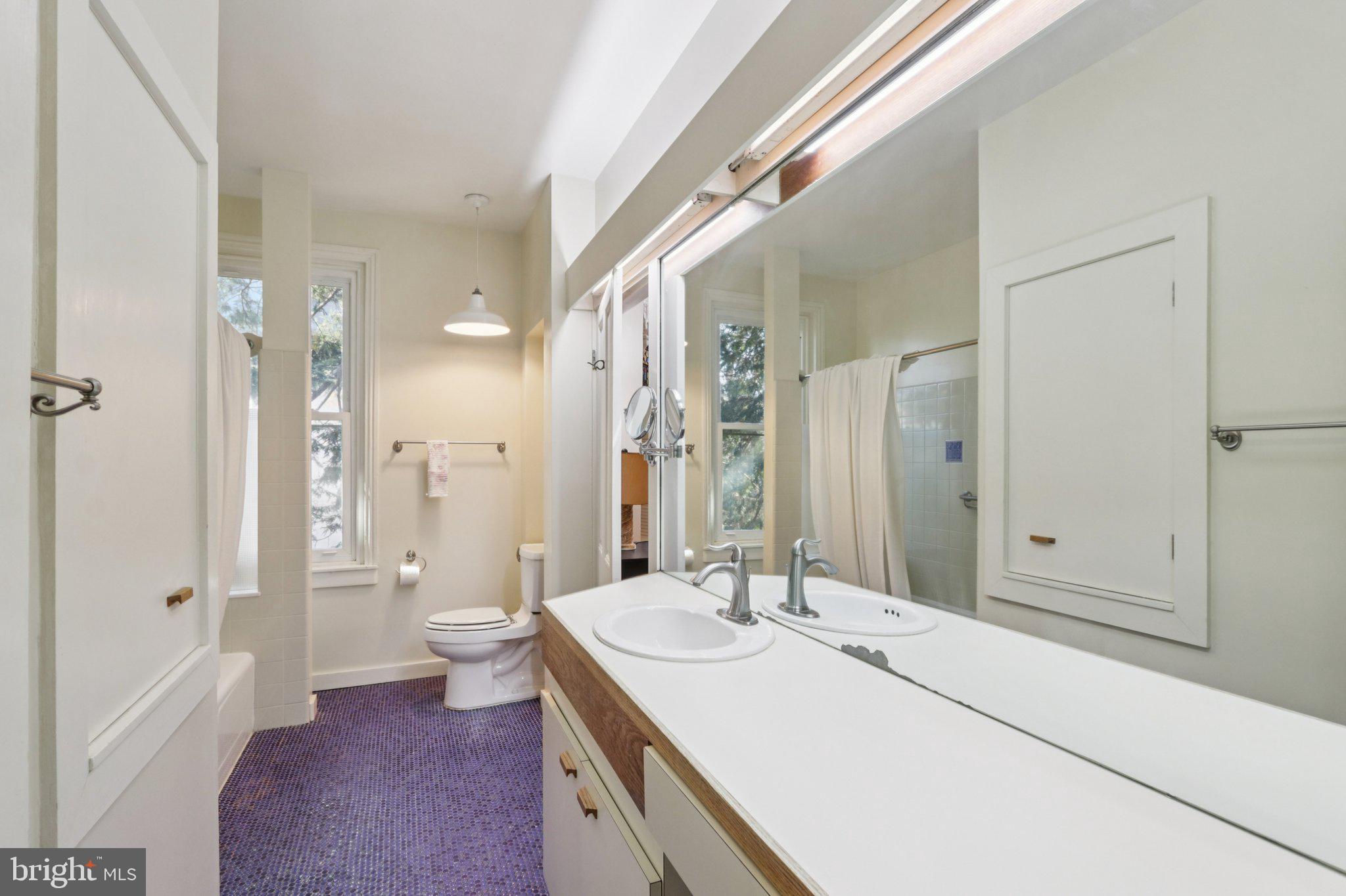 UNIVERSITY CITY - Residential