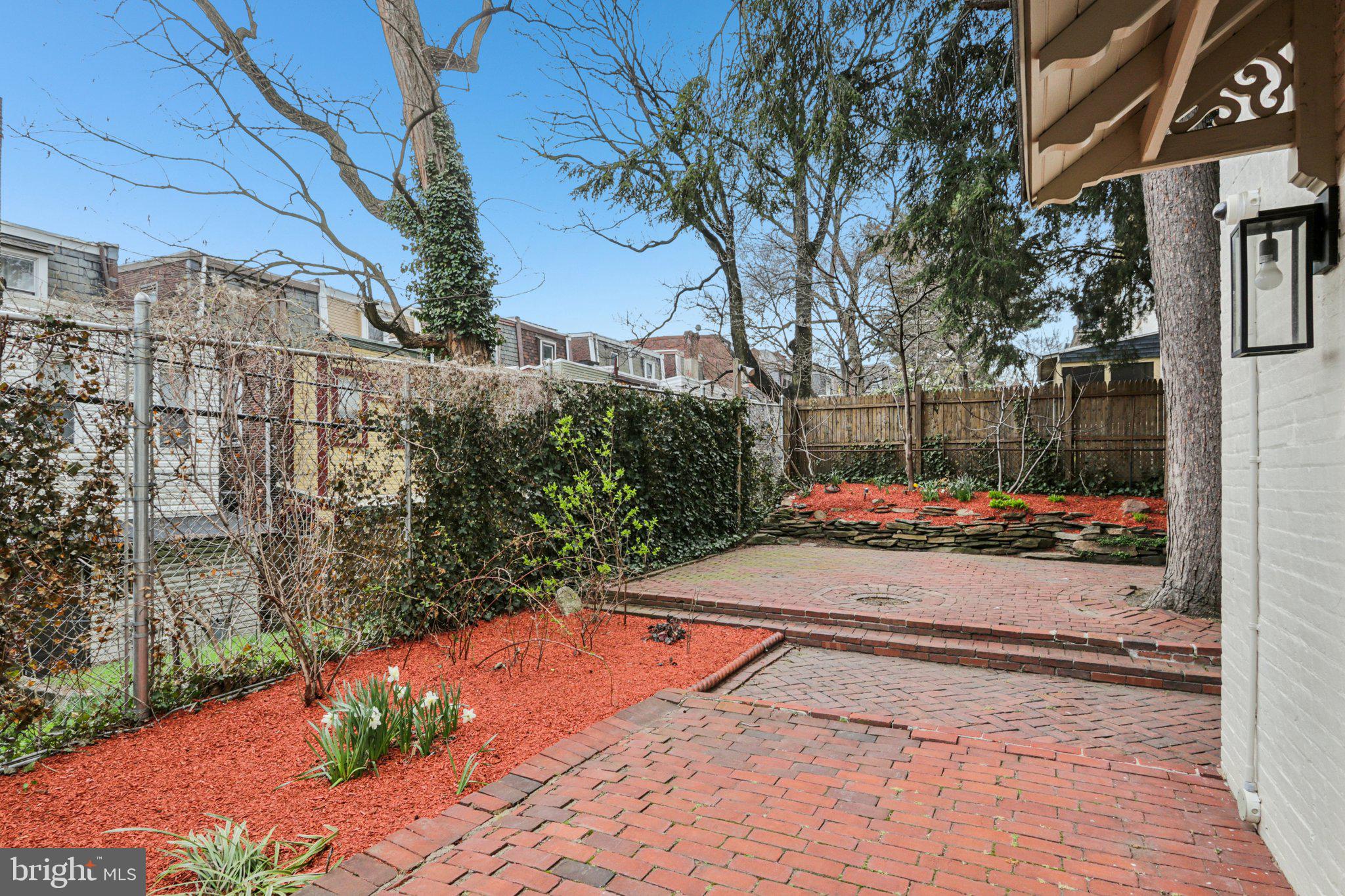 UNIVERSITY CITY - Residential