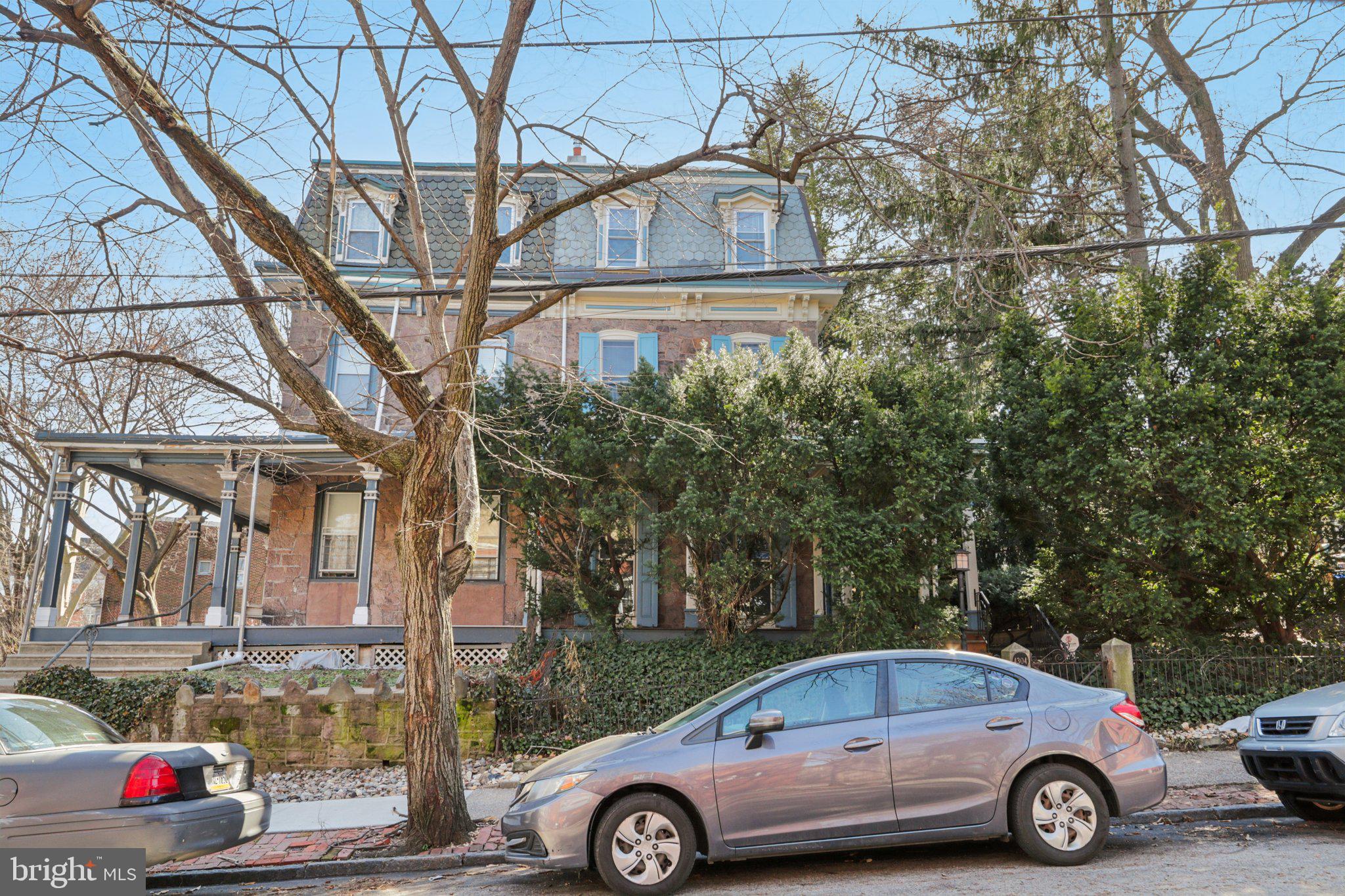 UNIVERSITY CITY - Residential