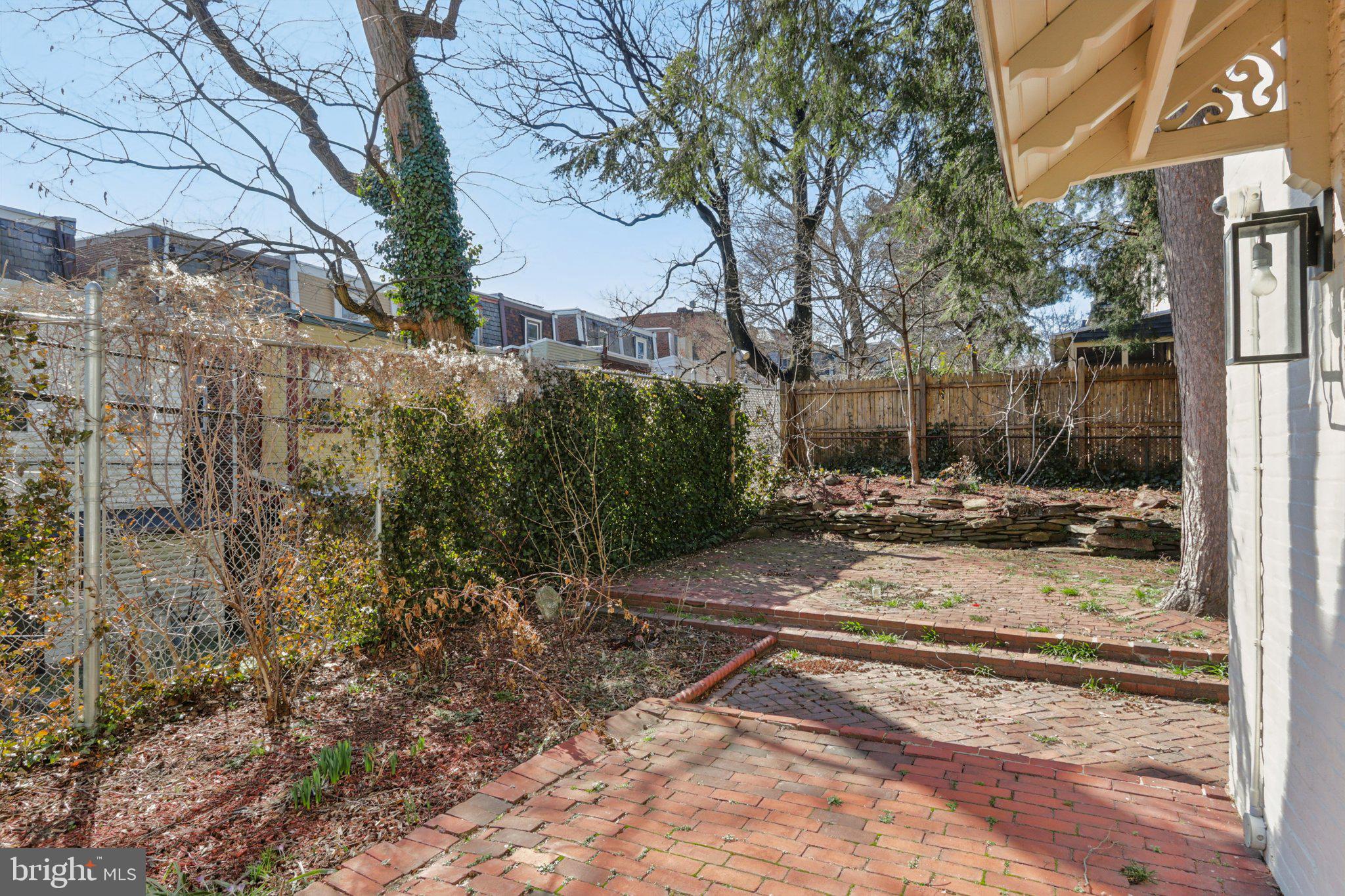 UNIVERSITY CITY - Residential