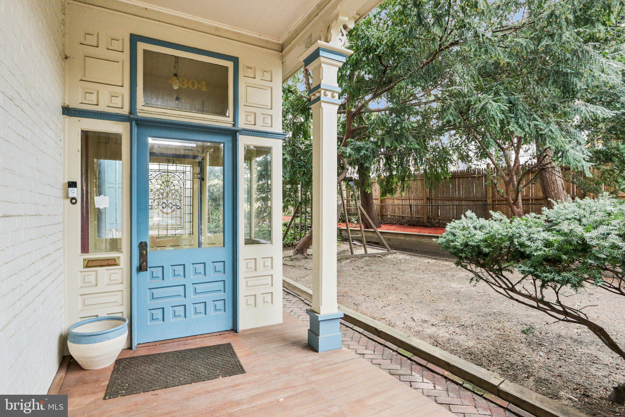 UNIVERSITY CITY - Residential