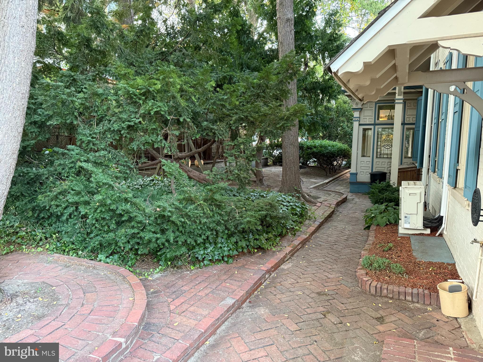 UNIVERSITY CITY - Residential