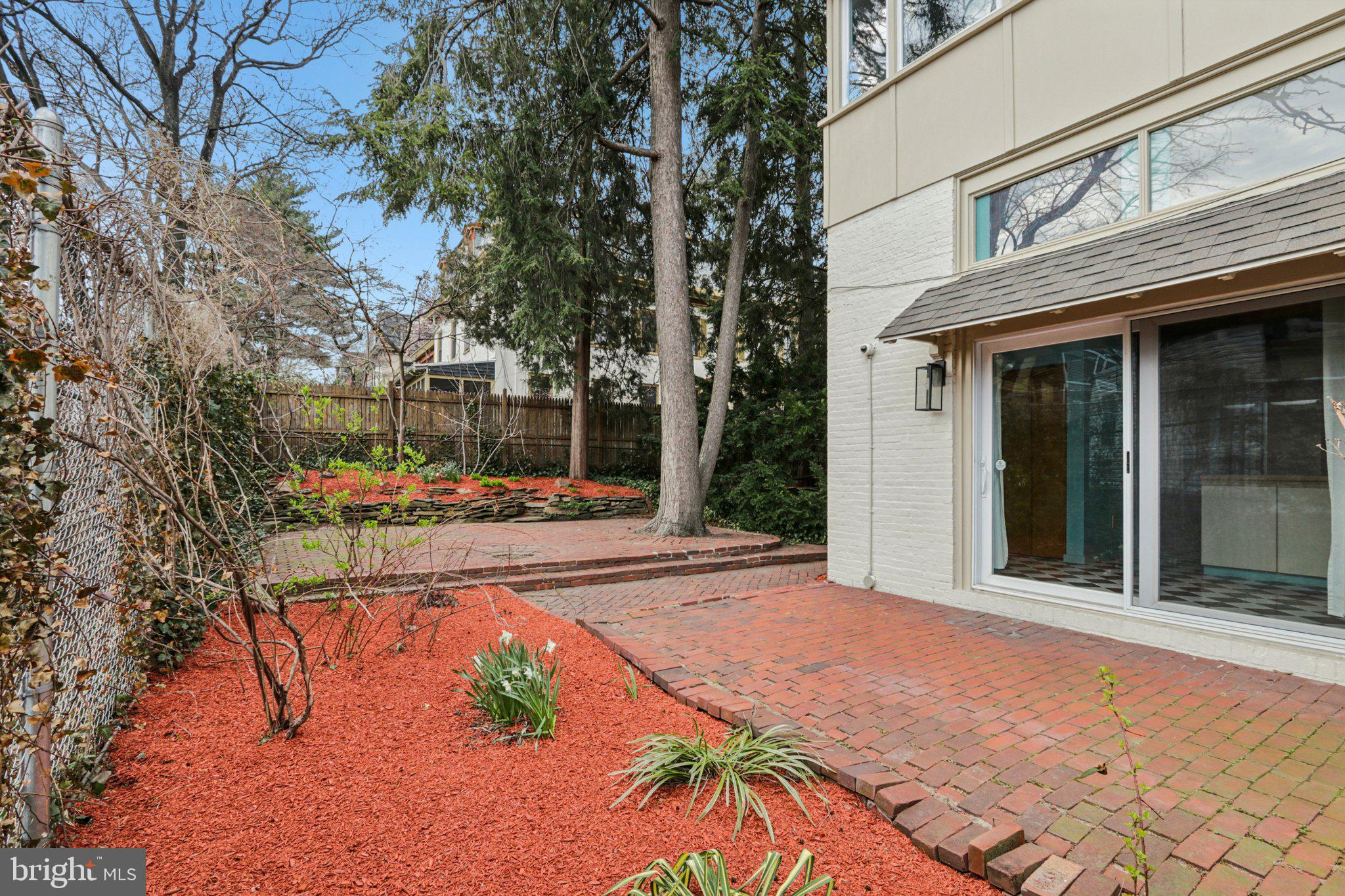 UNIVERSITY CITY - Residential