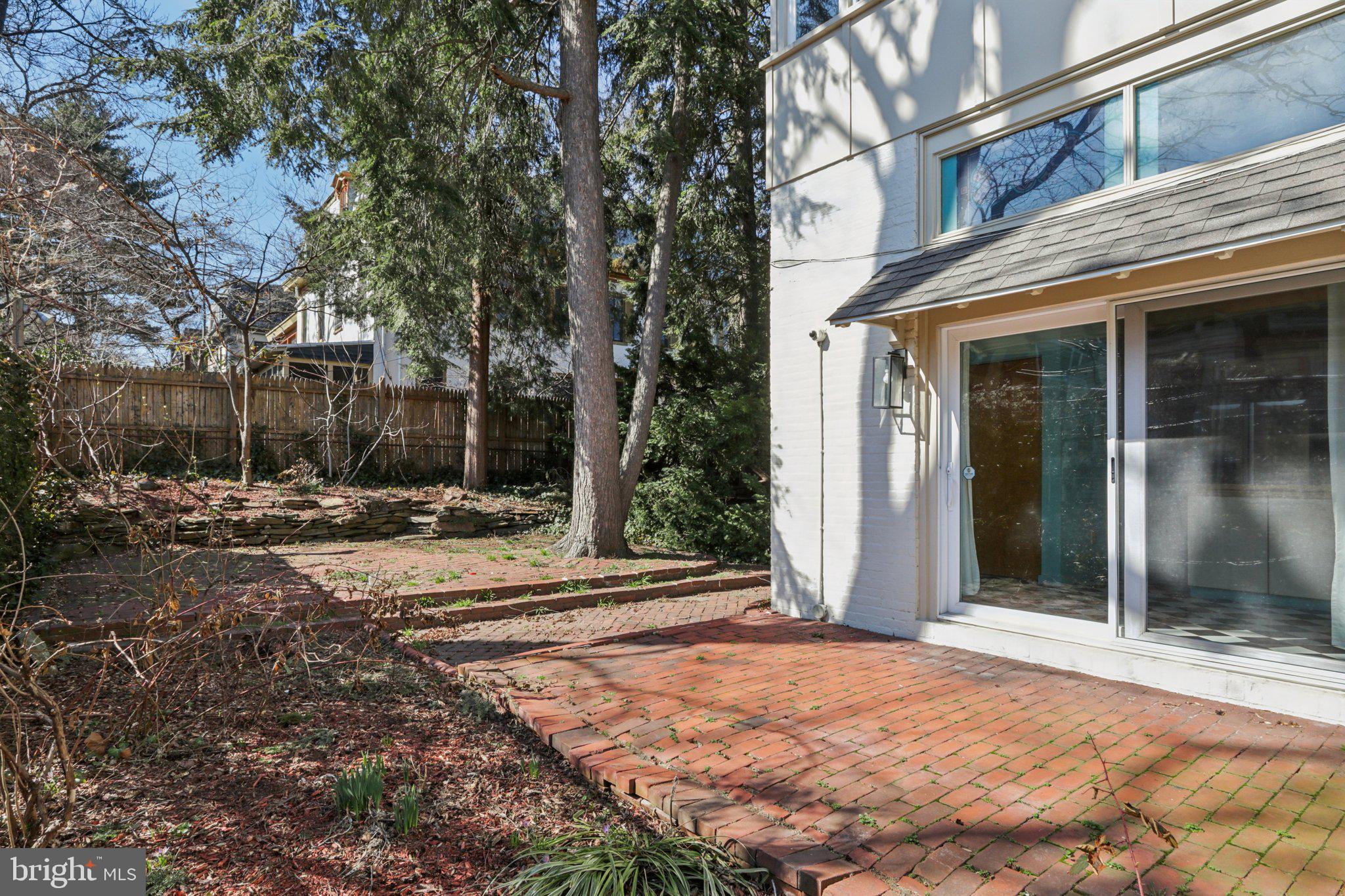 UNIVERSITY CITY - Residential