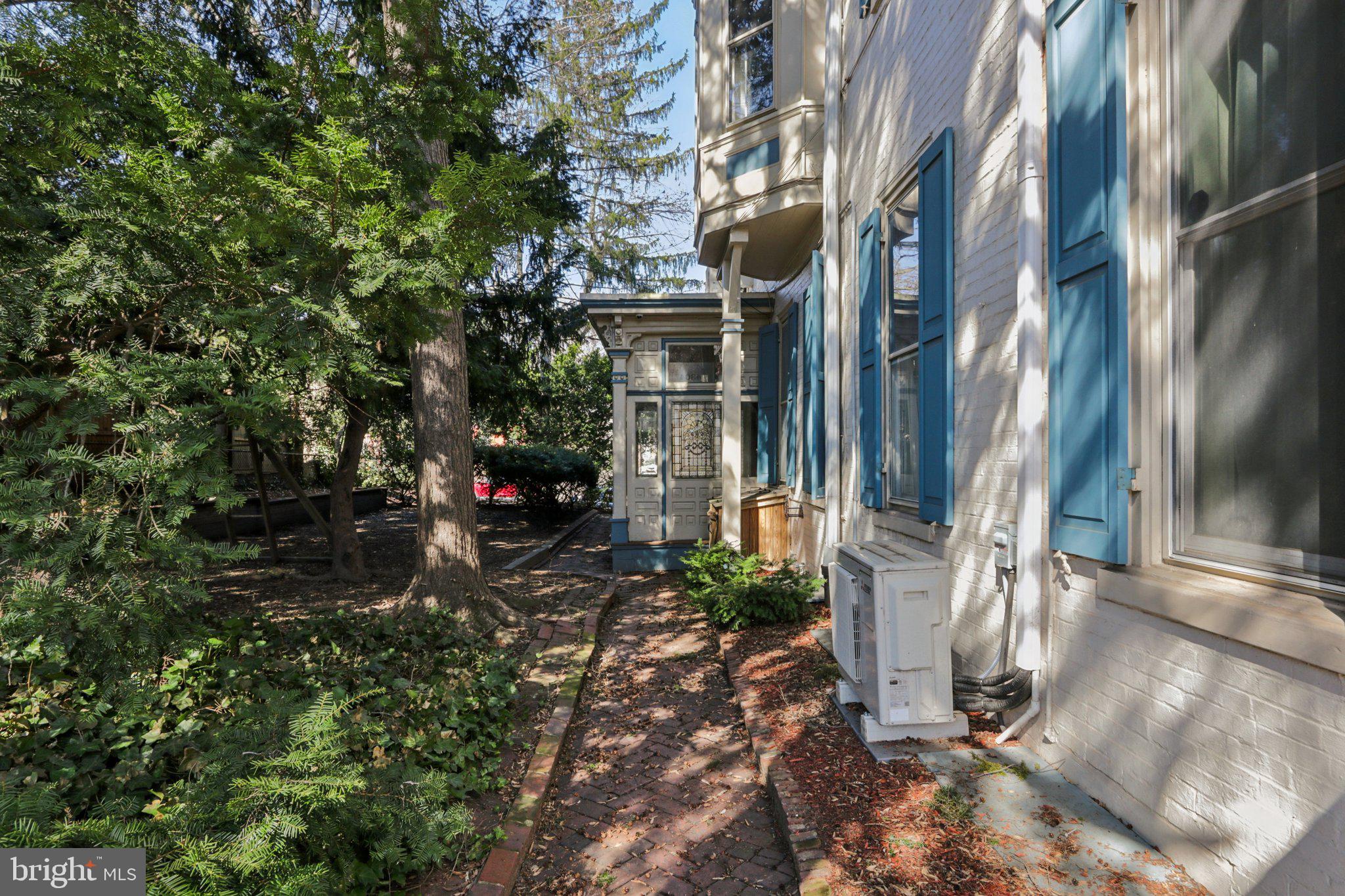 UNIVERSITY CITY - Residential