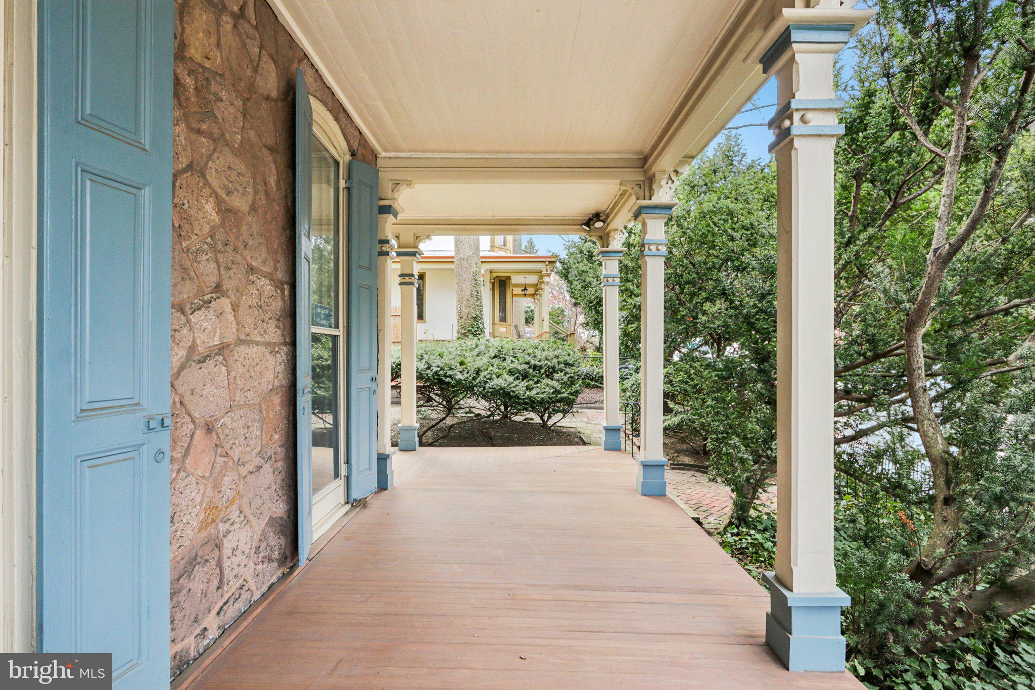 UNIVERSITY CITY - Residential