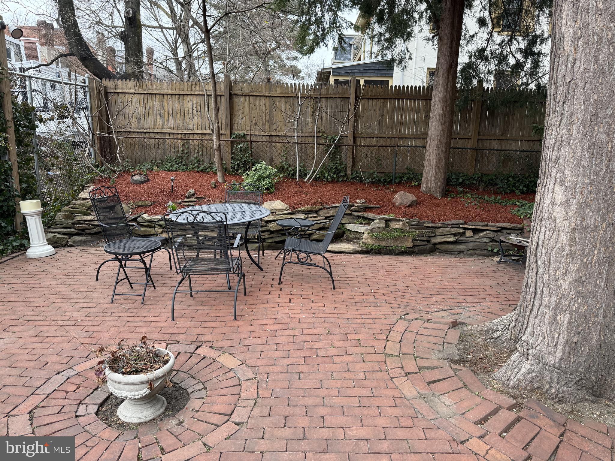 4304 OSAGE AVENUE 06