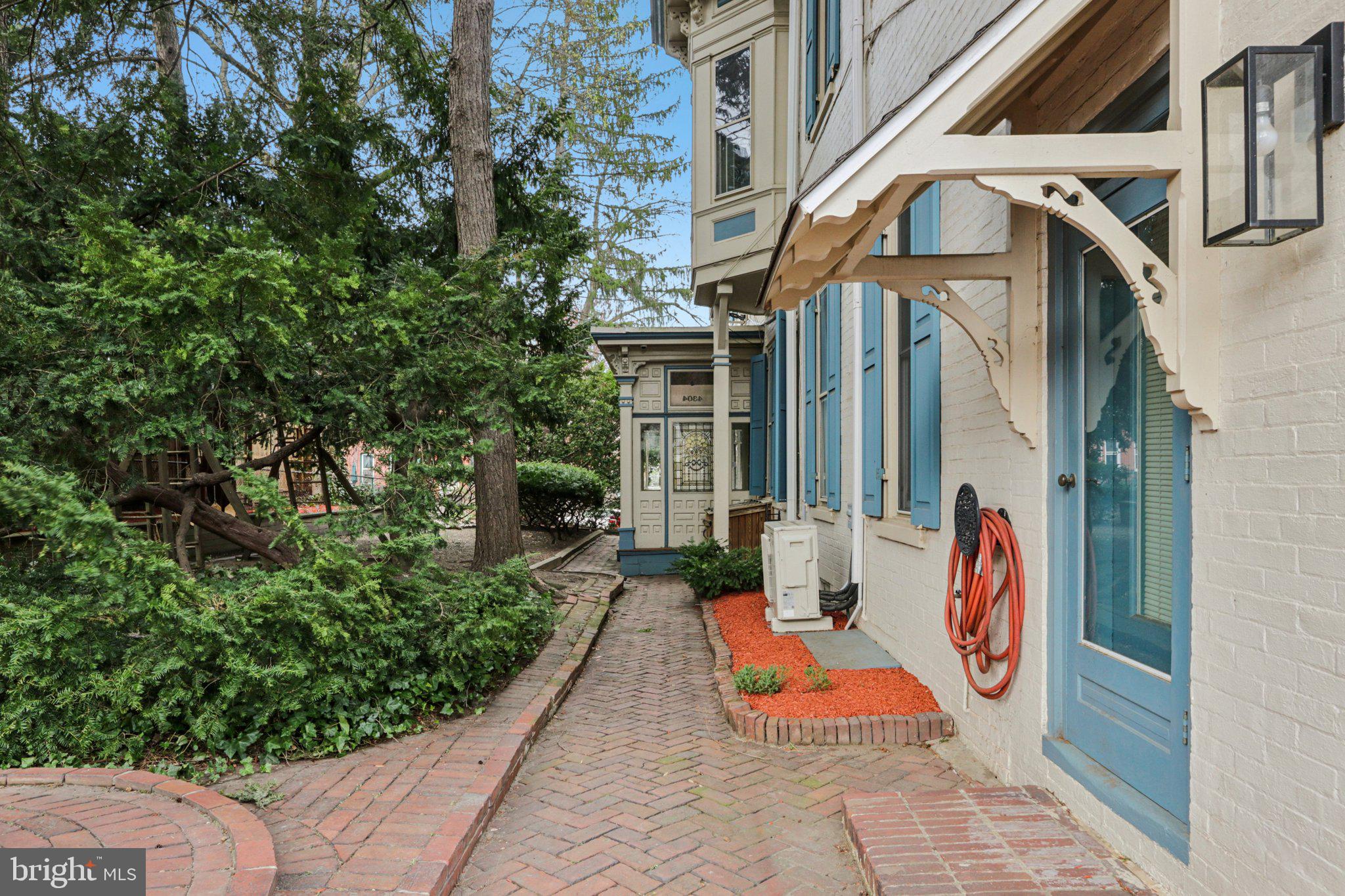 UNIVERSITY CITY - Residential