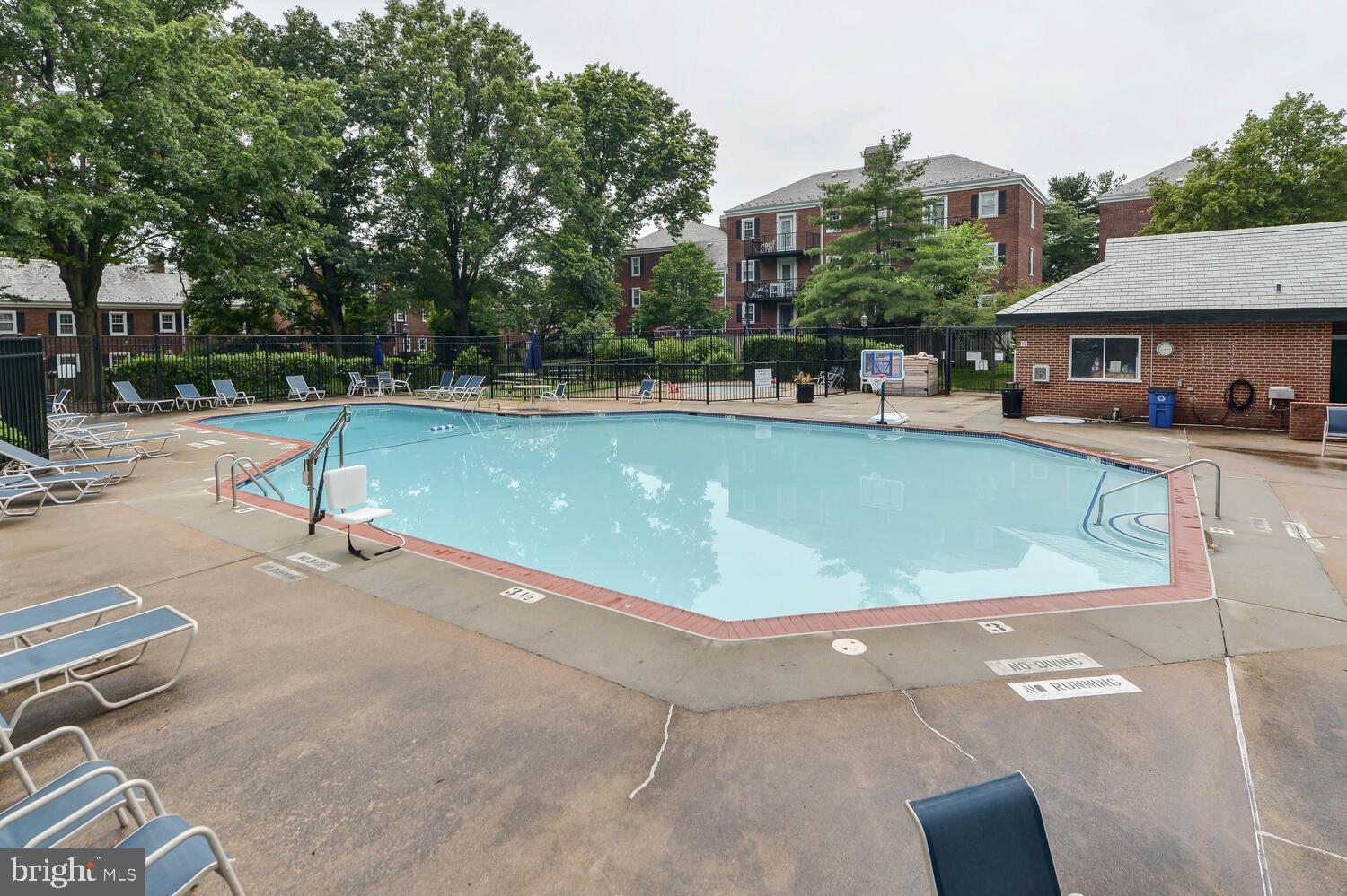 FAIRLINGTON - Residential